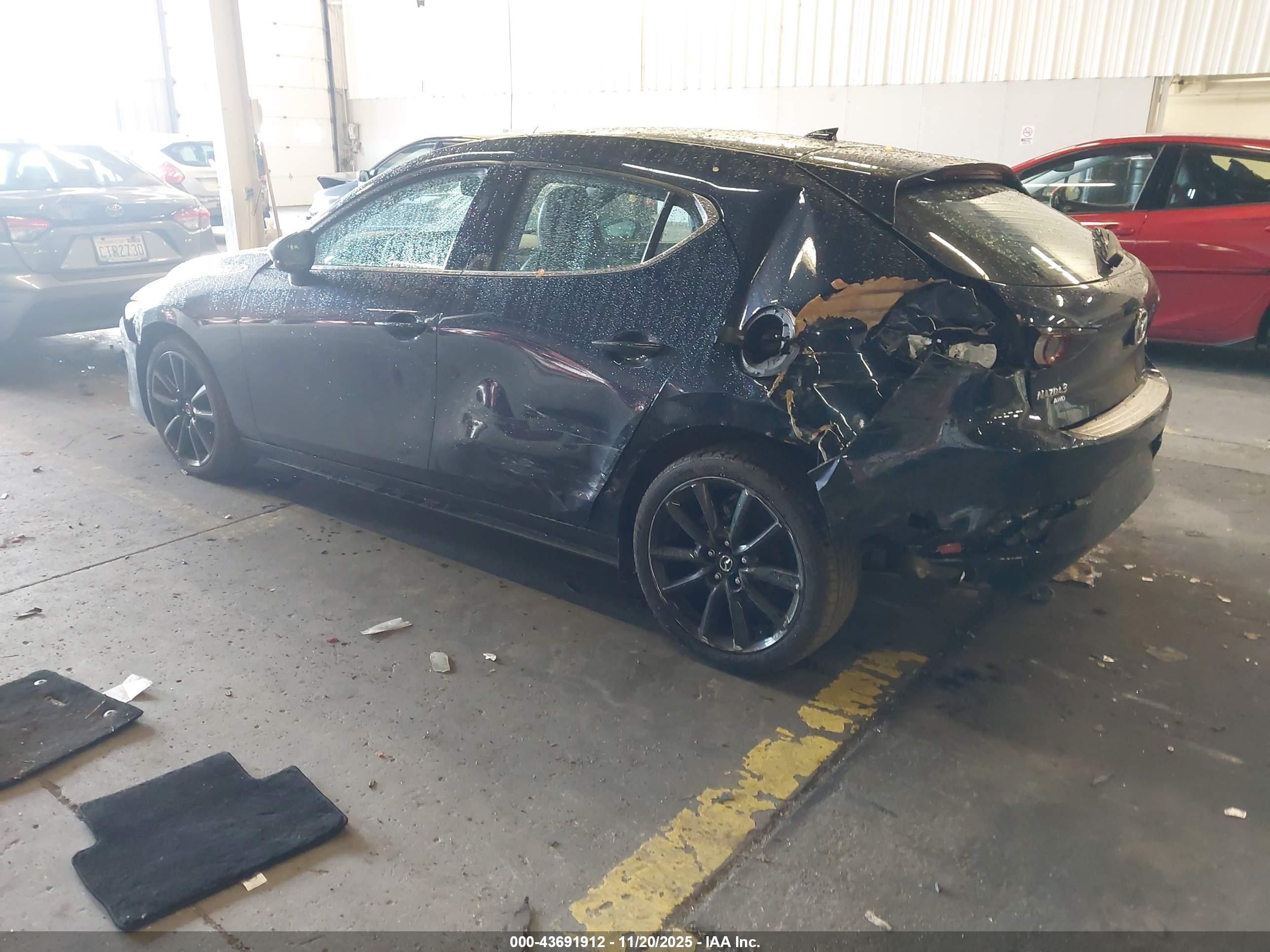 MAZDA MAZDA3 image 3