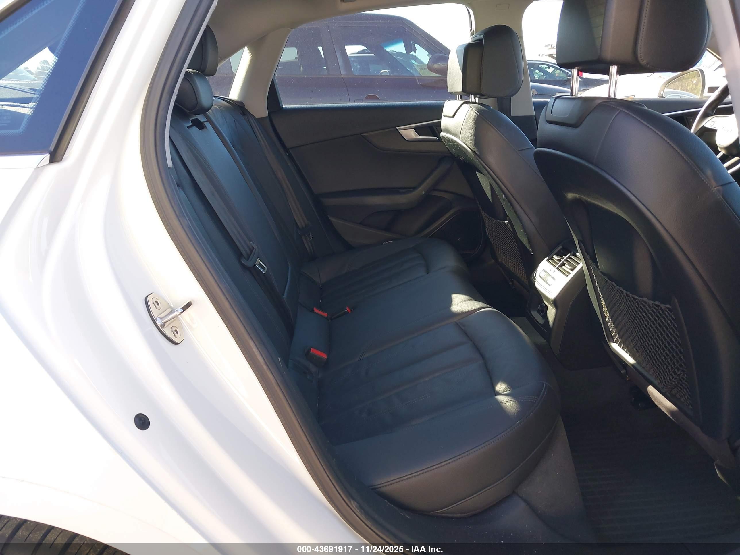 AUDI A4 image 8