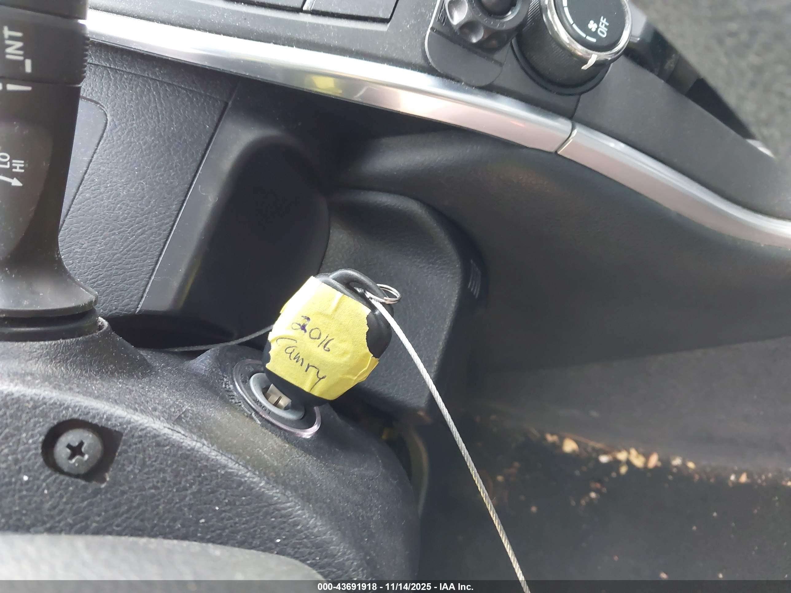 TOYOTA CAMRY image 11