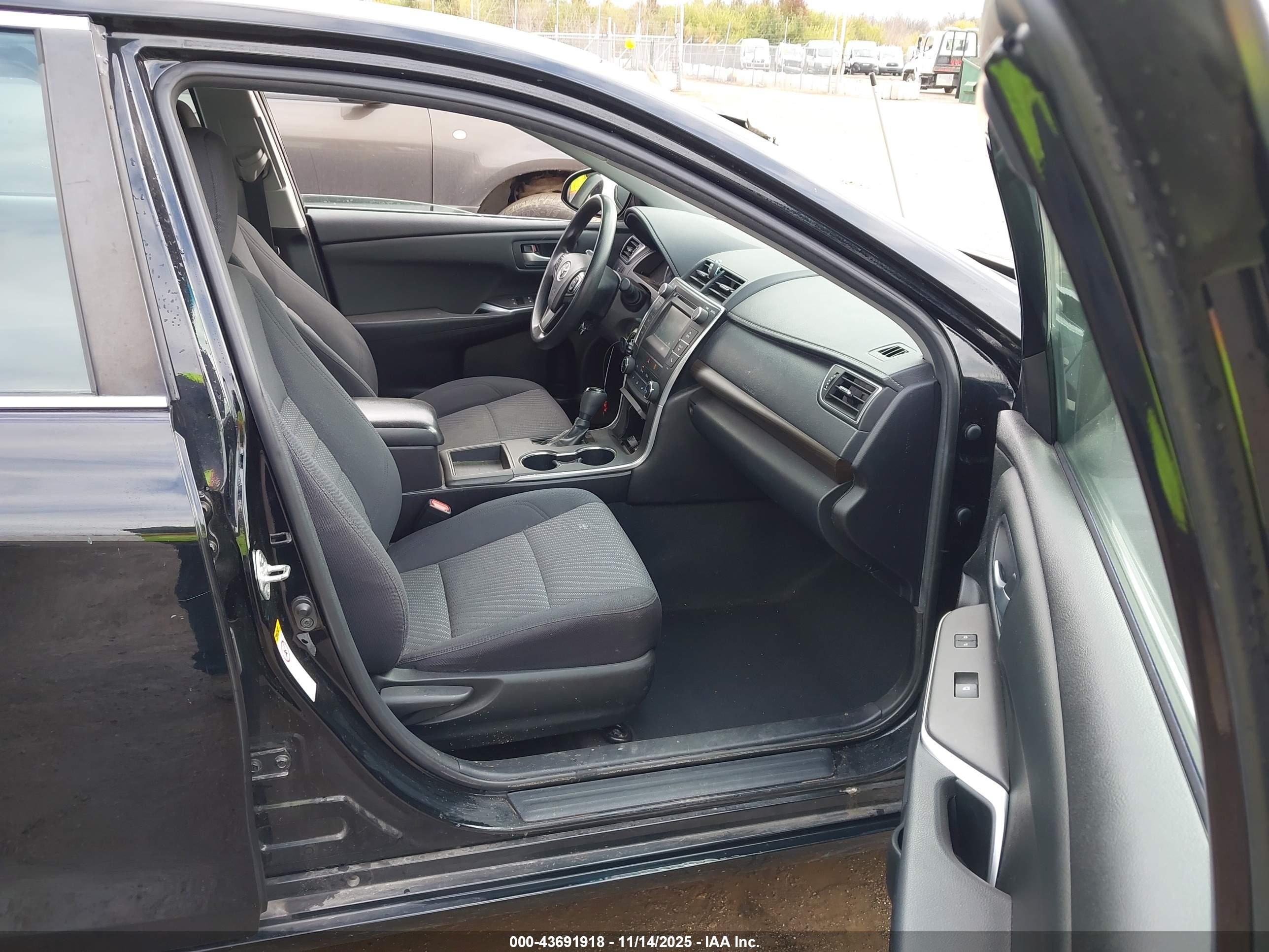 TOYOTA CAMRY image 5