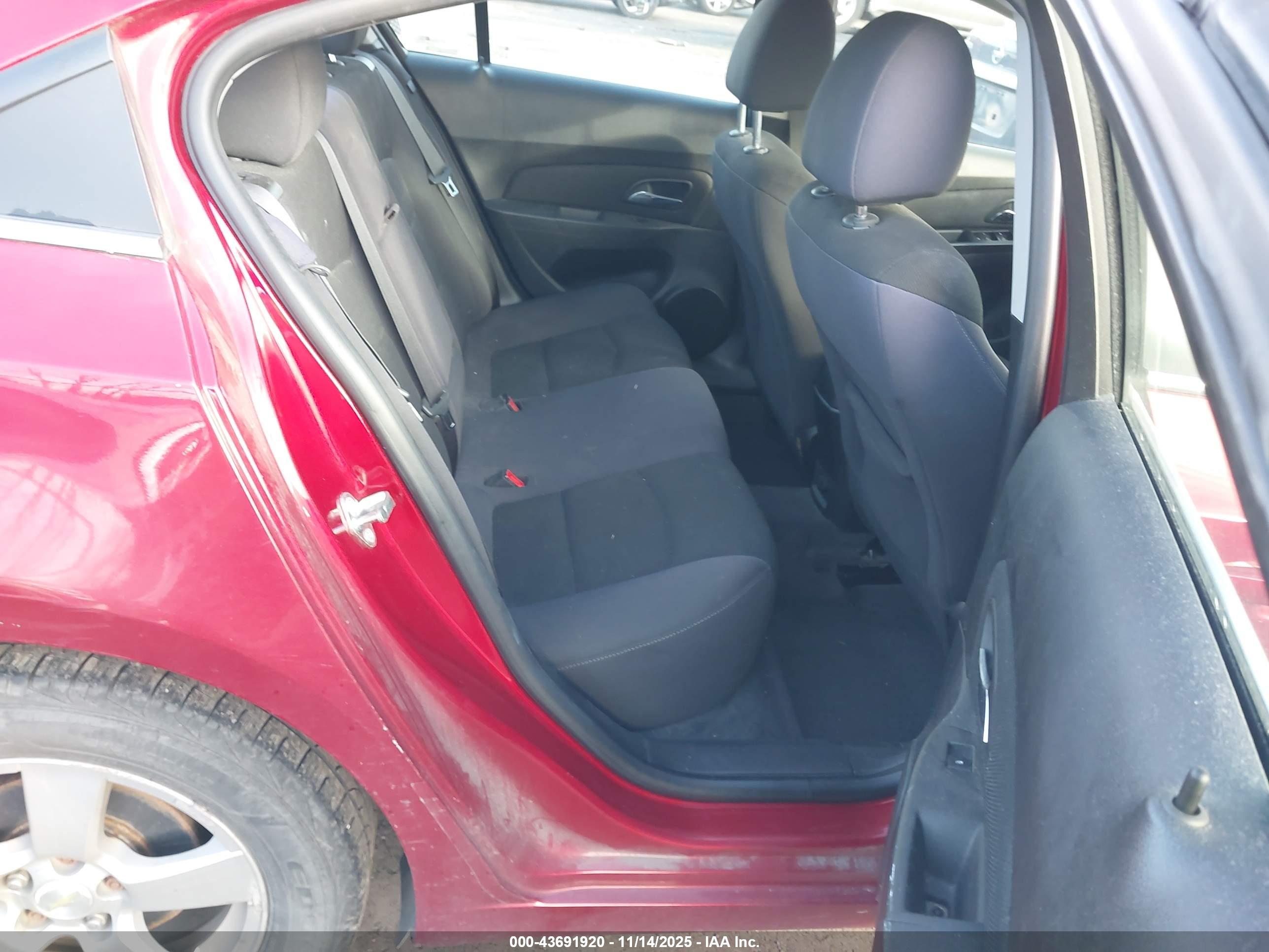 CHEVROLET CRUZE image 8