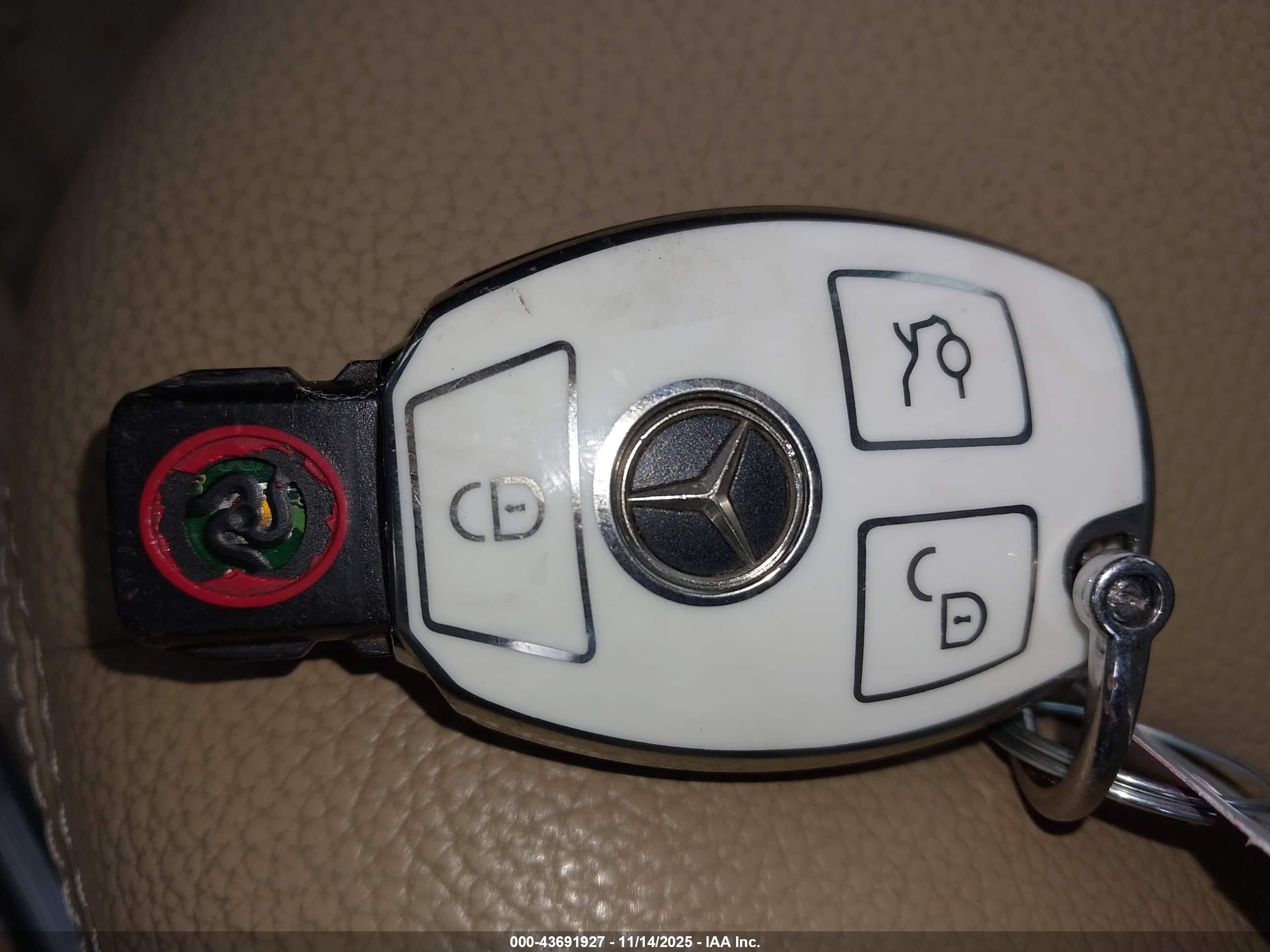 MERCEDES-BENZ R image 11