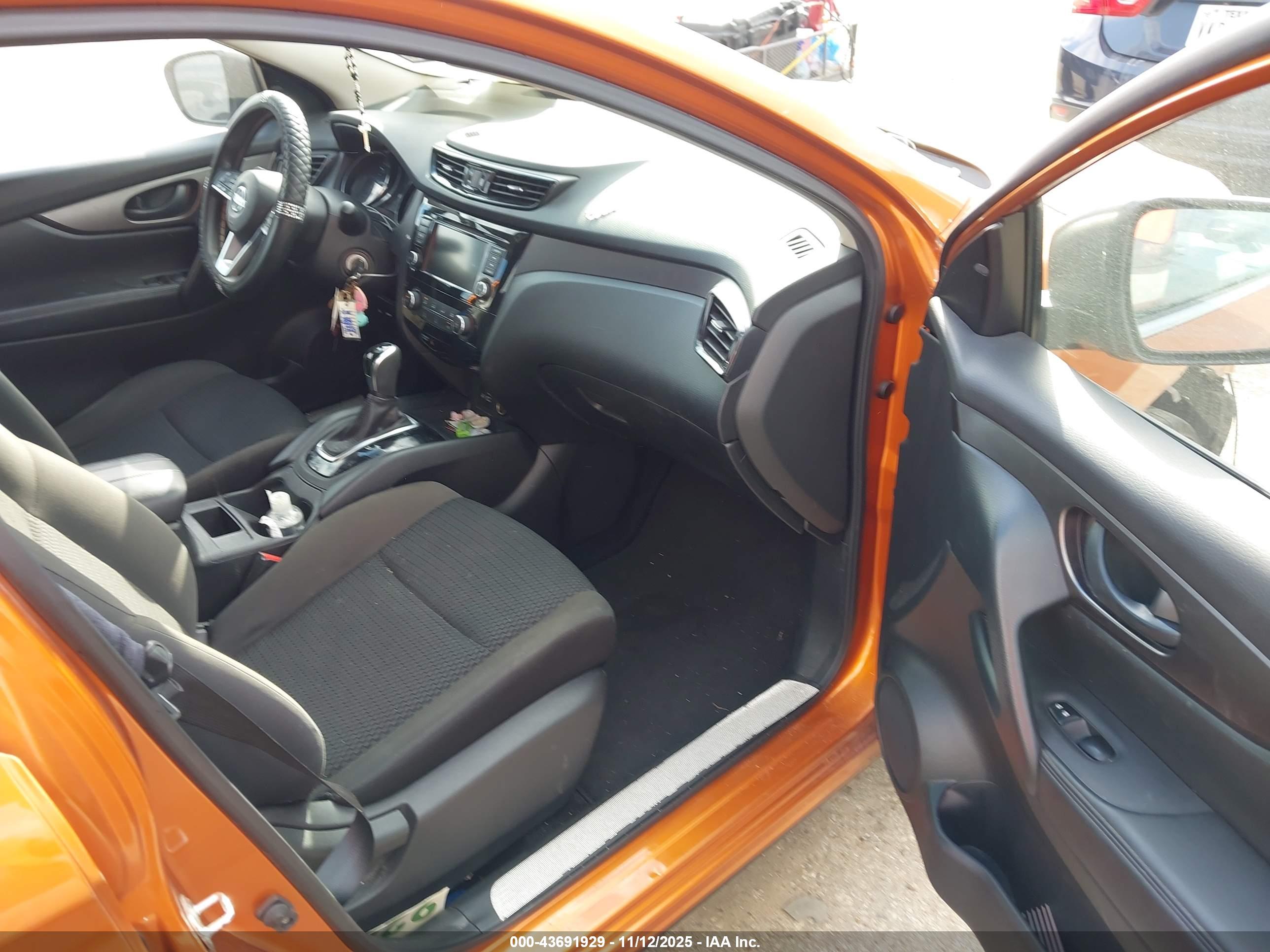 NISSAN ROGUE image 5