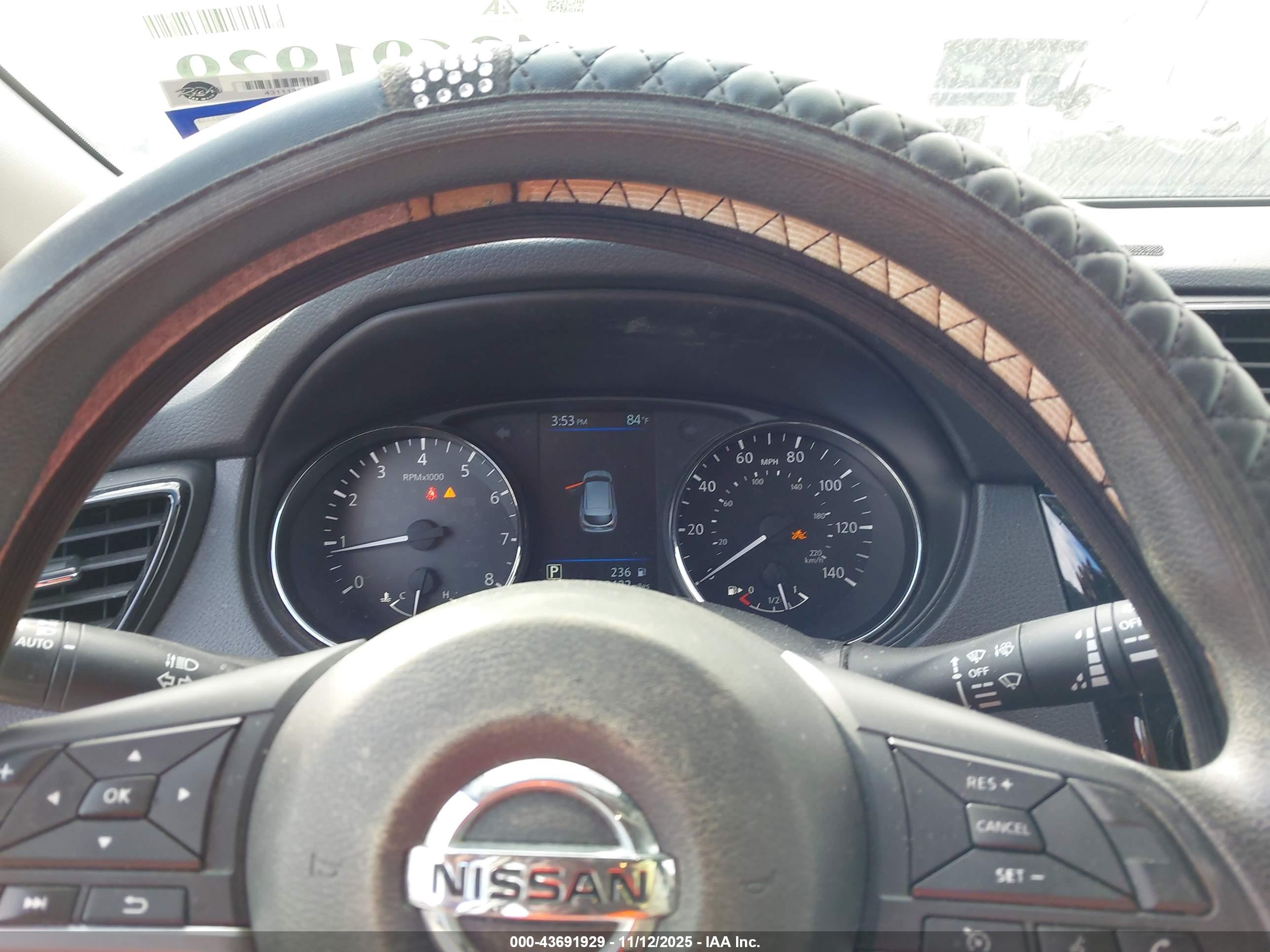 NISSAN ROGUE image 7
