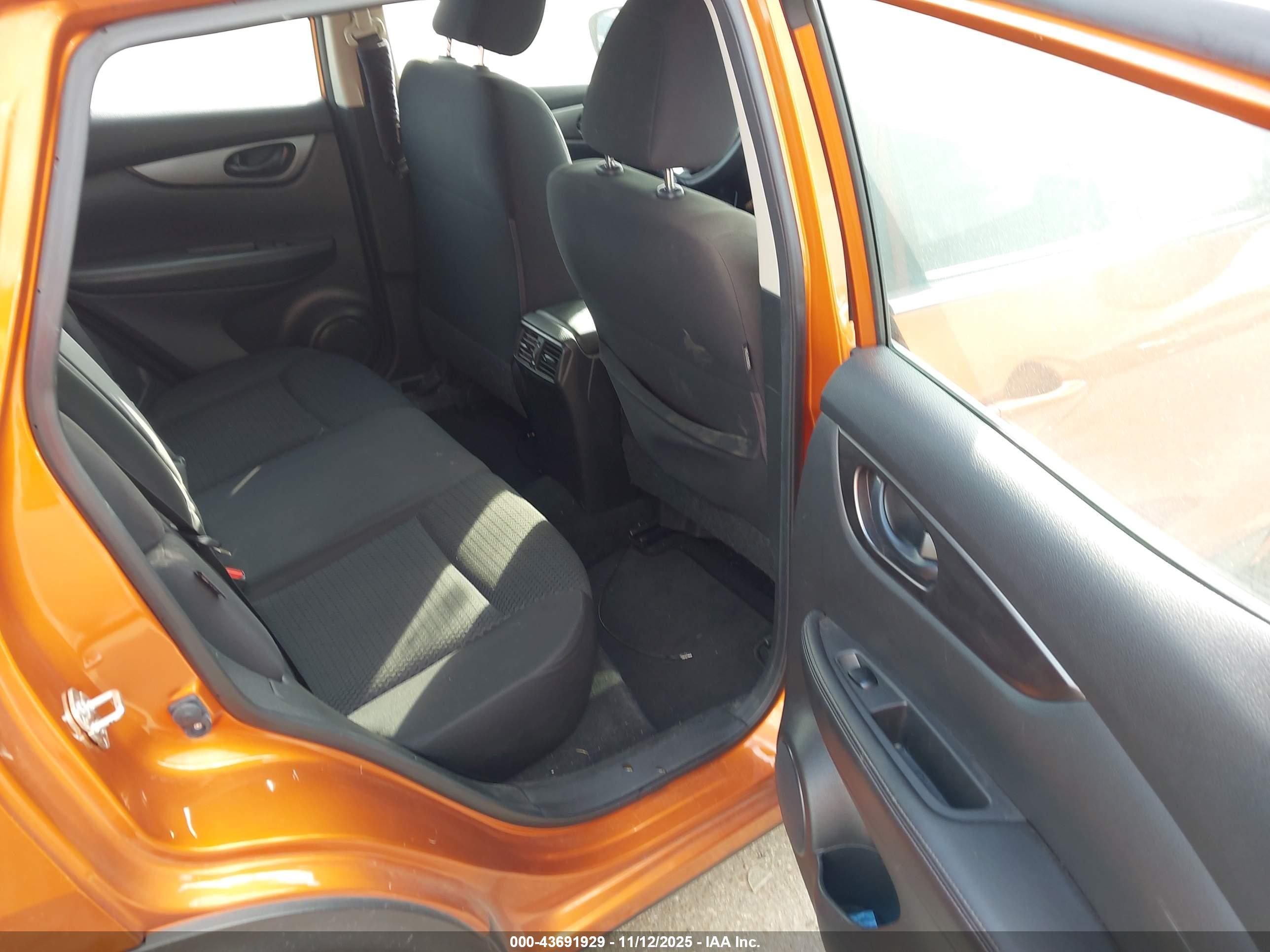 NISSAN ROGUE image 8
