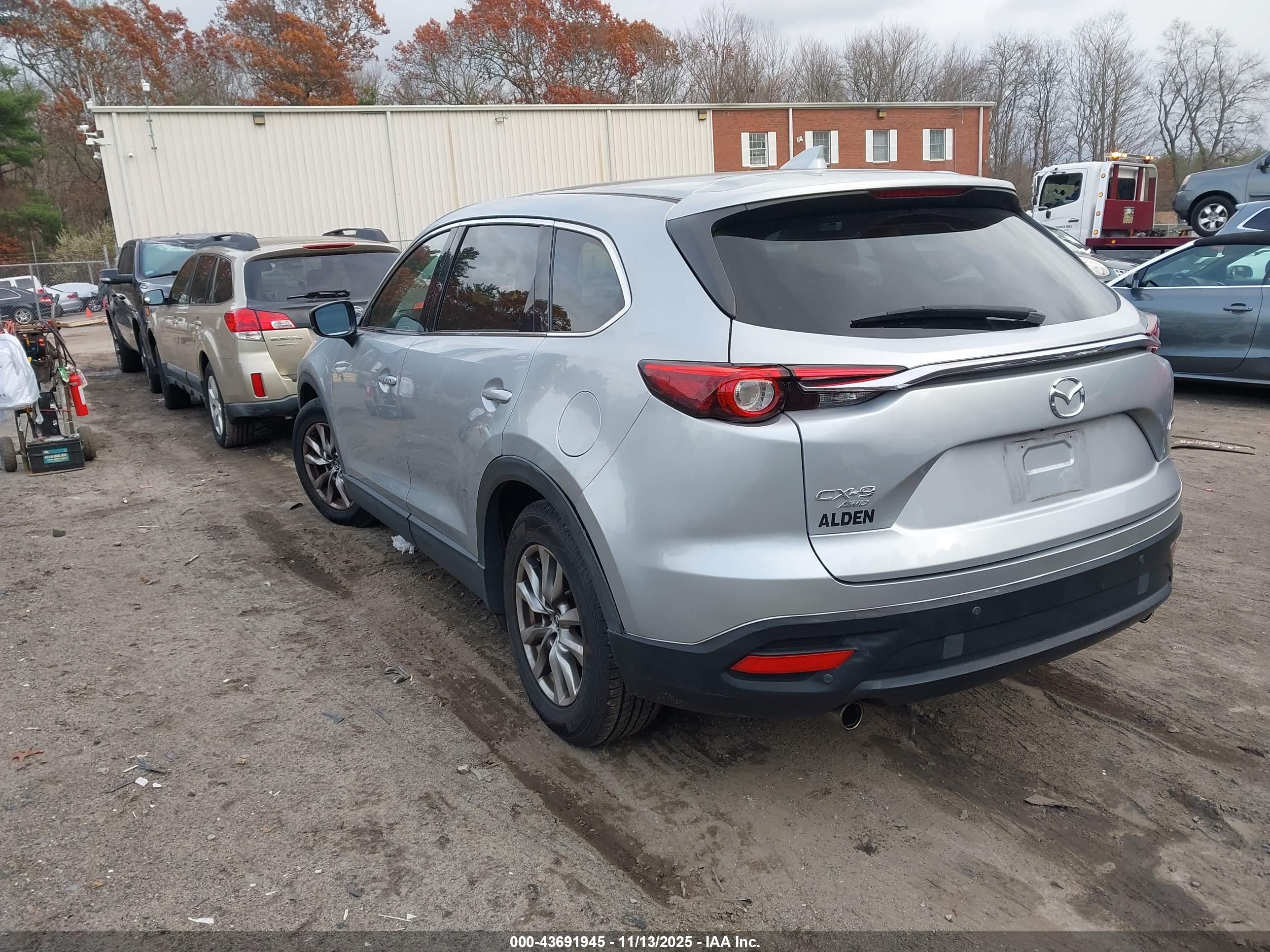 MAZDA CX-9 image 3