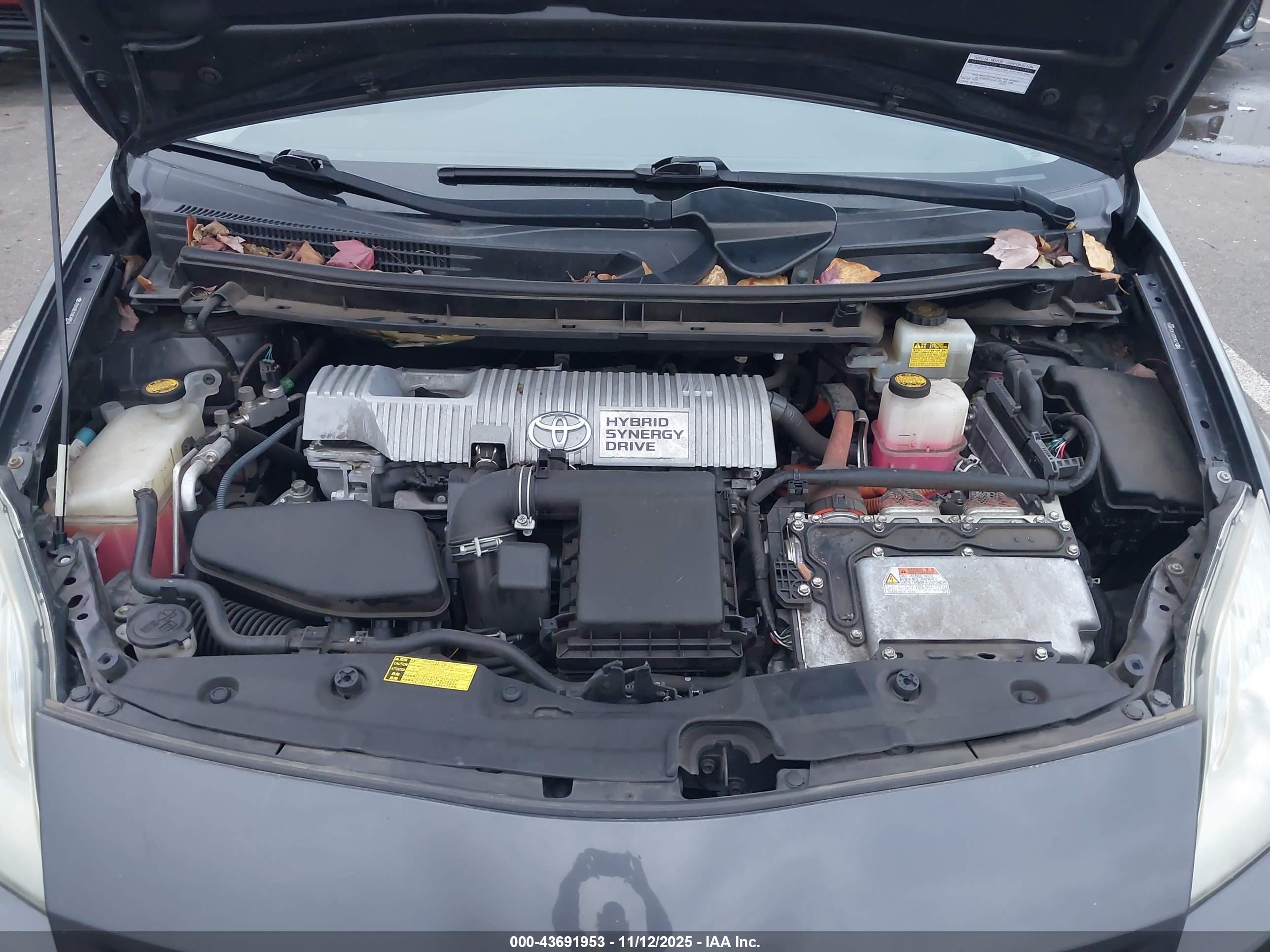 TOYOTA PRIUS image 10