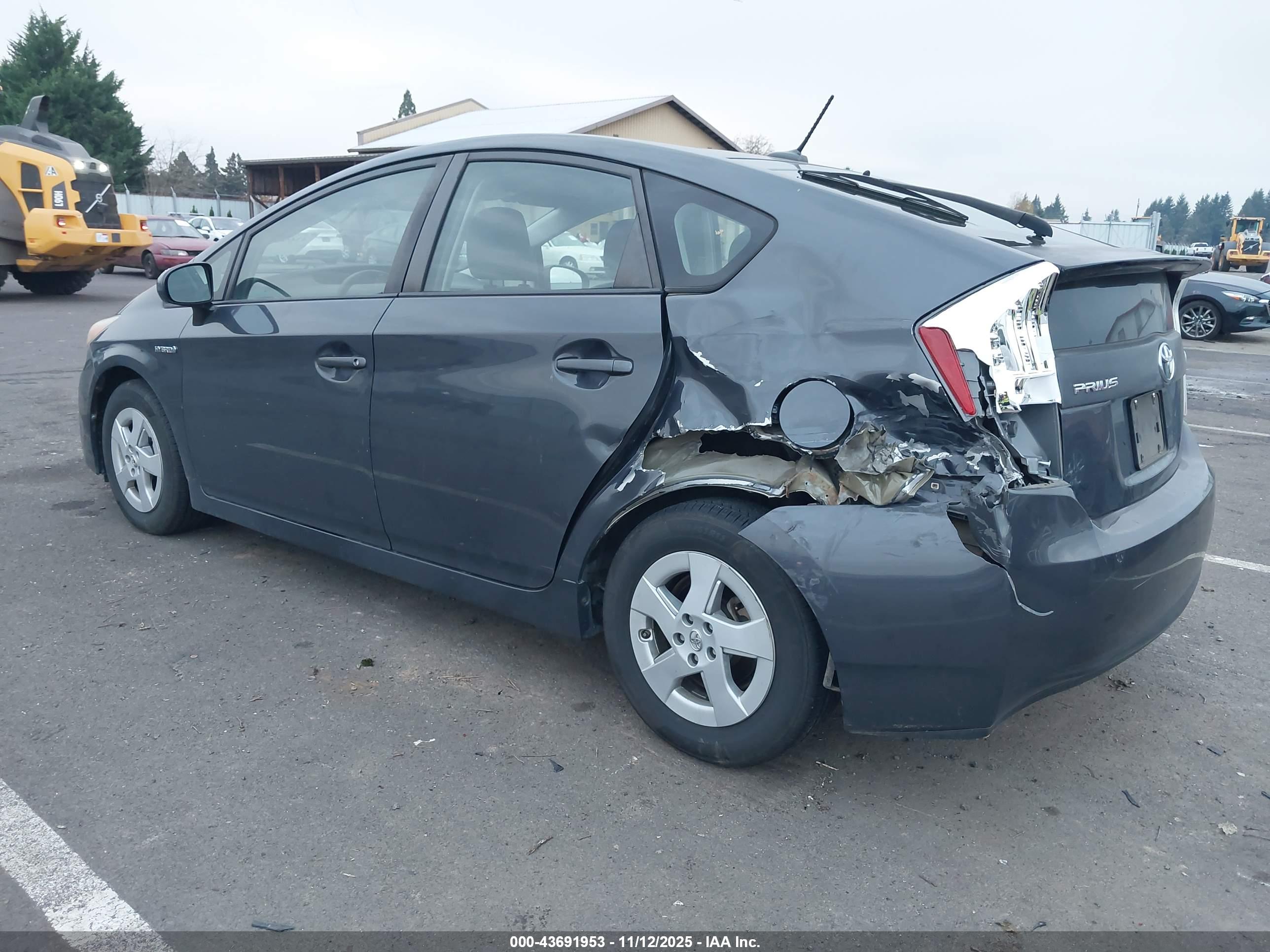 TOYOTA PRIUS image 3