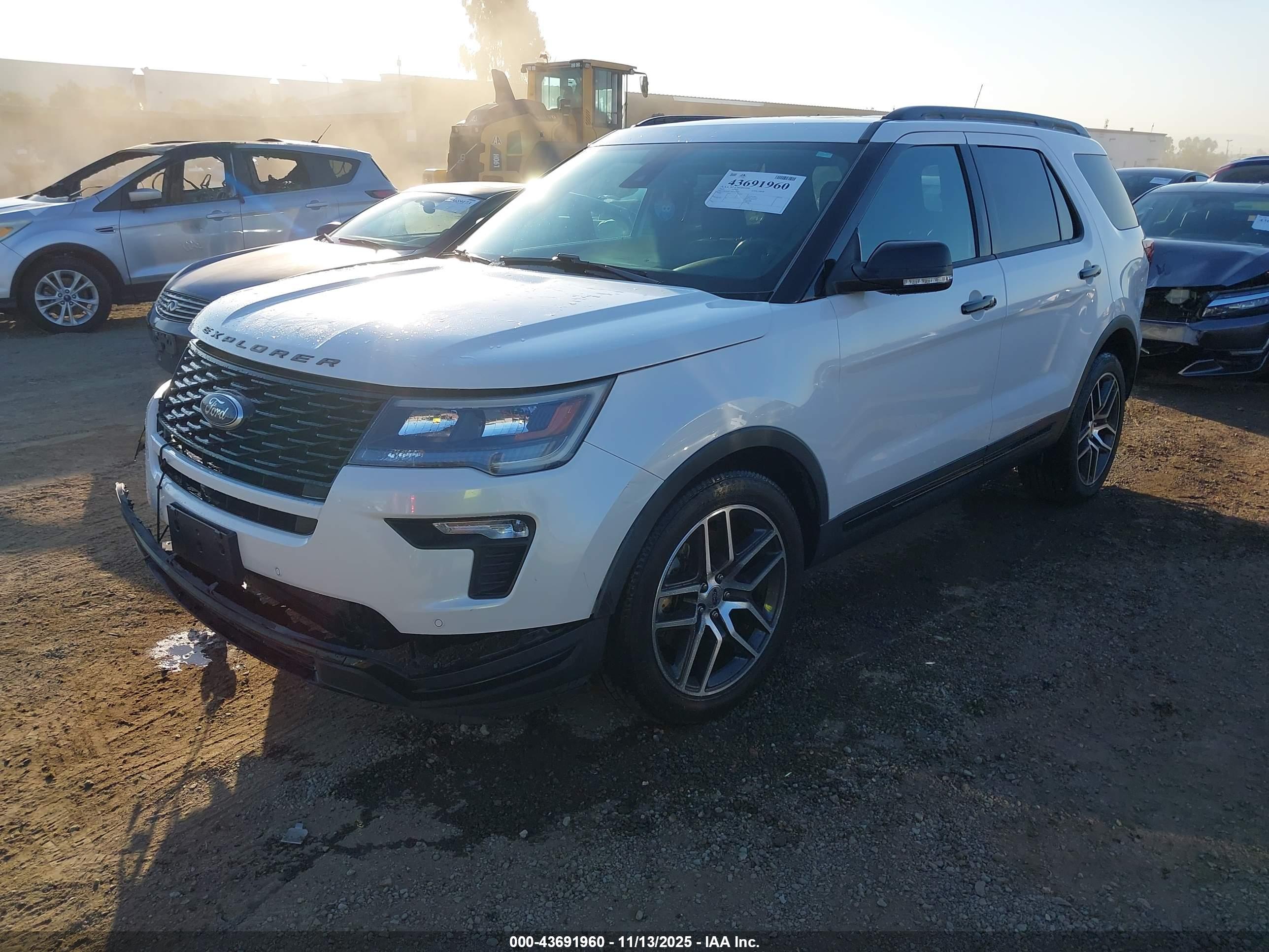 FORD EXPLORER image 2