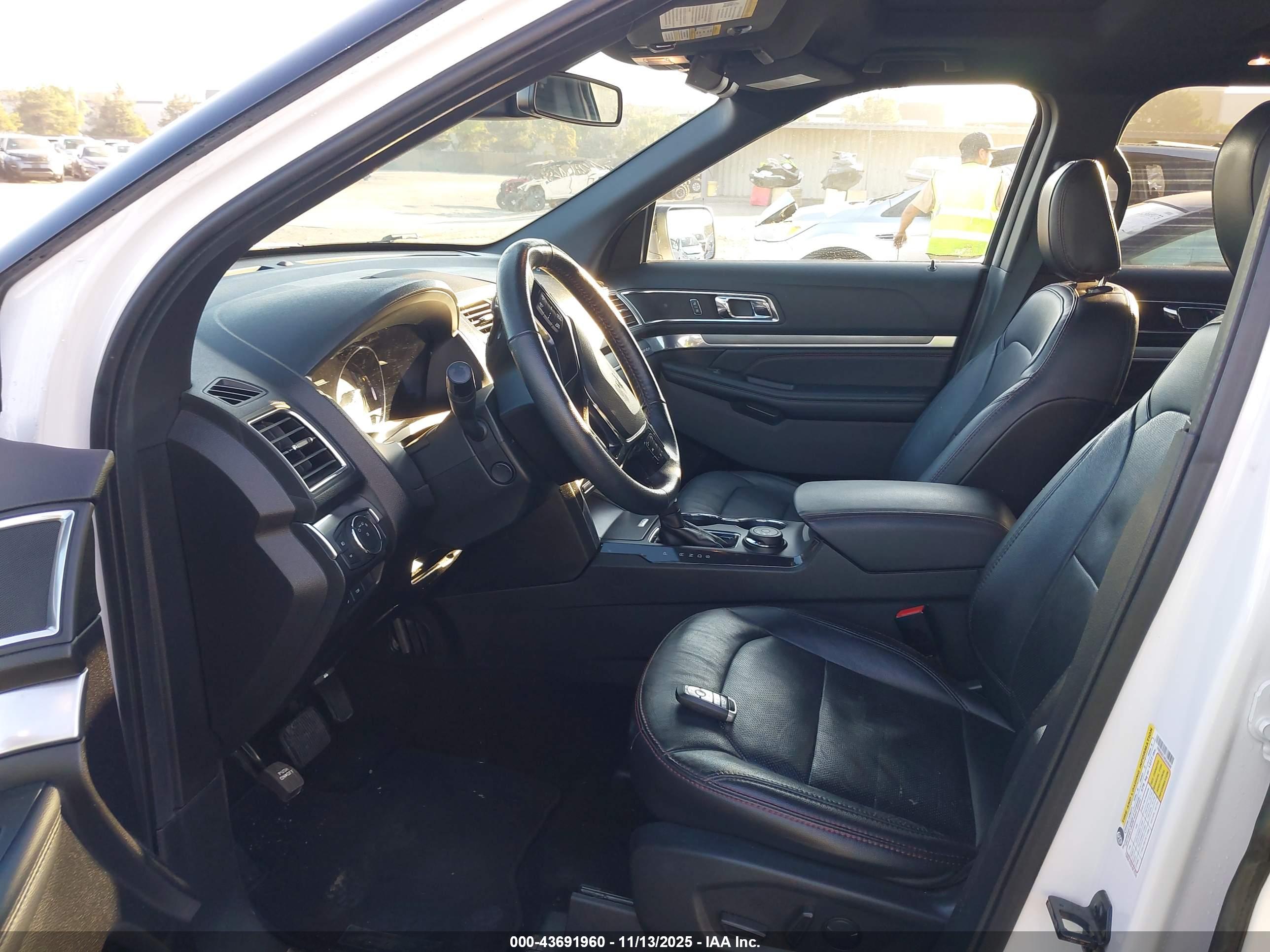 FORD EXPLORER image 5