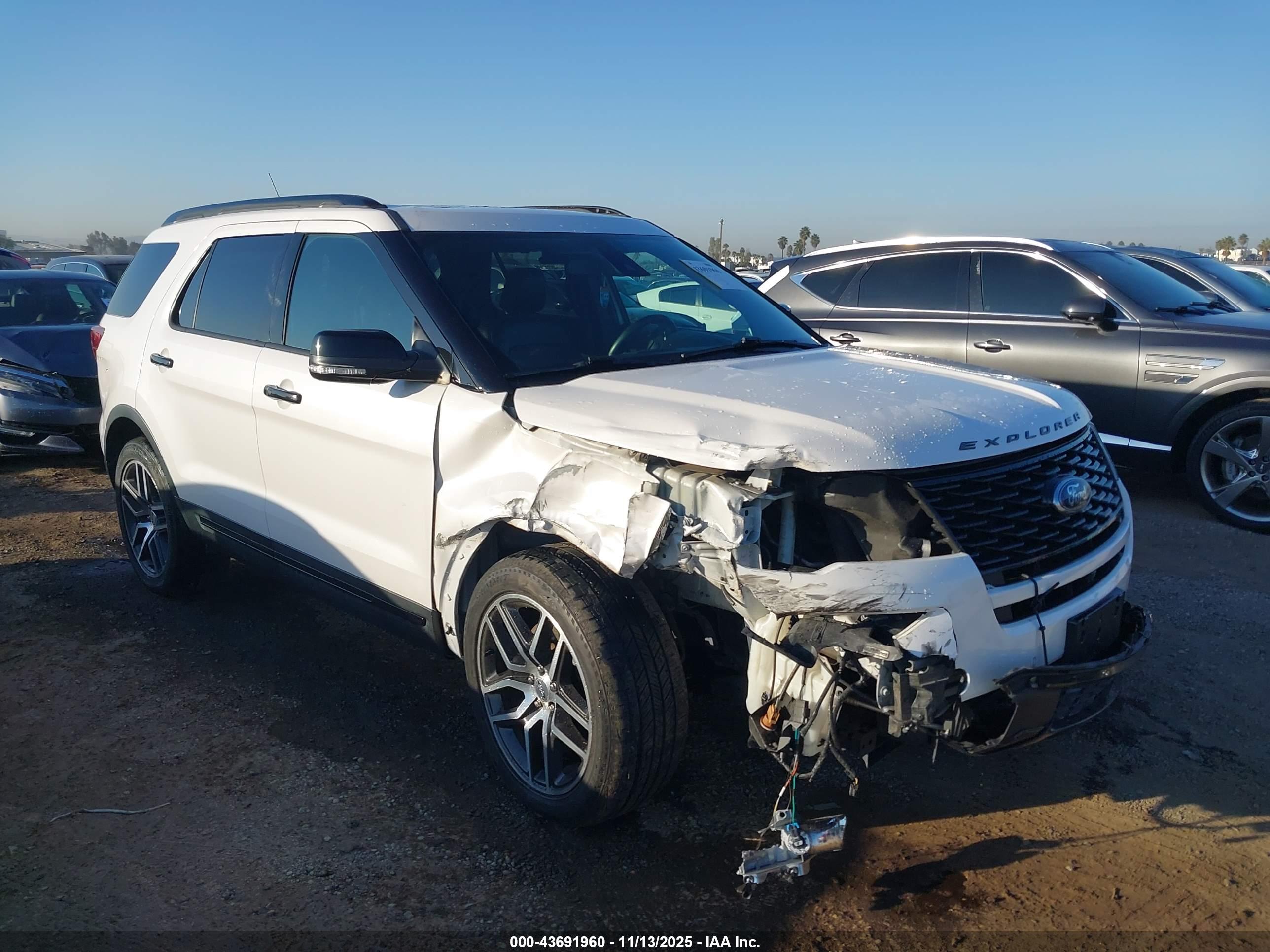 FORD EXPLORER image 6