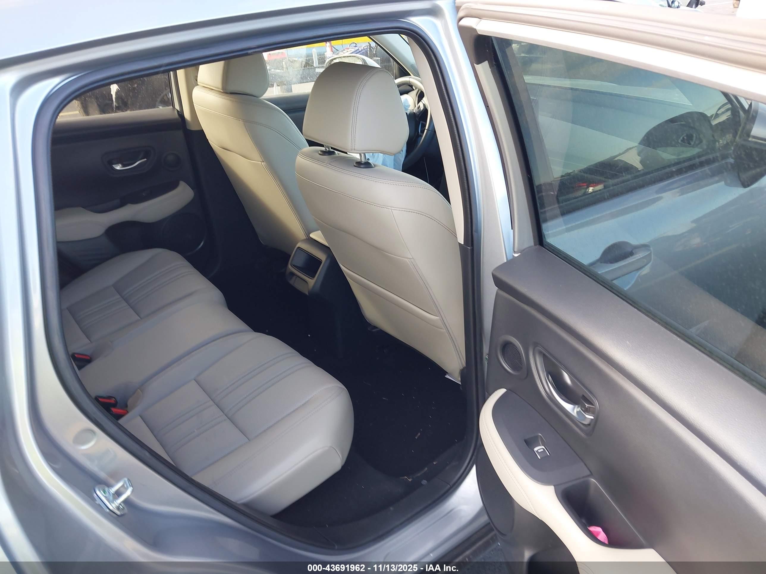 HONDA HR-V image 8