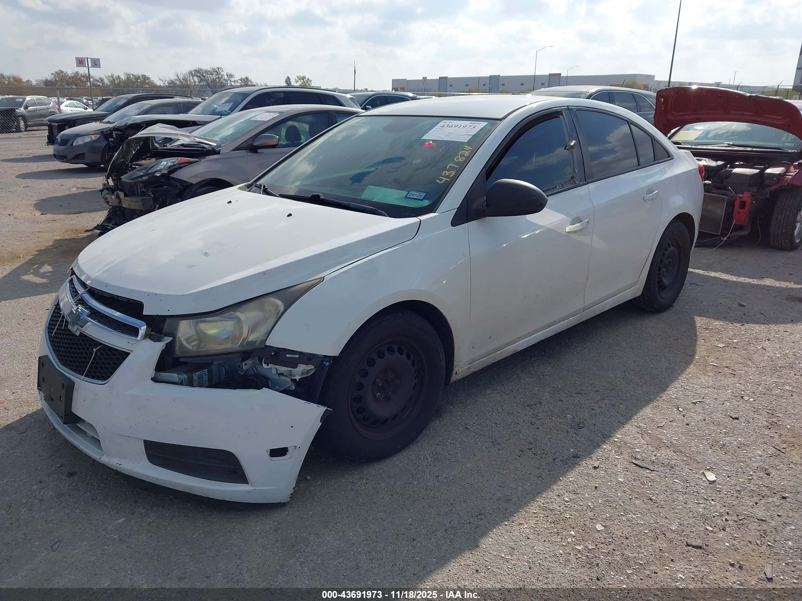 CHEVROLET CRUZE image 2