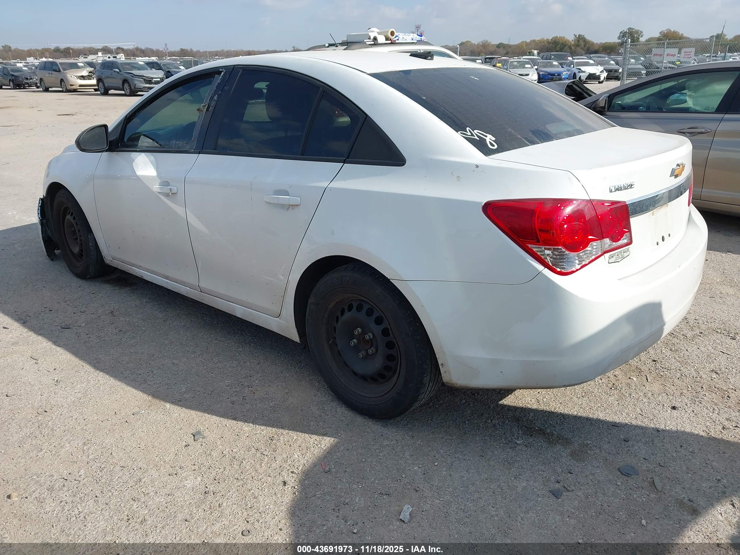 CHEVROLET CRUZE image 3