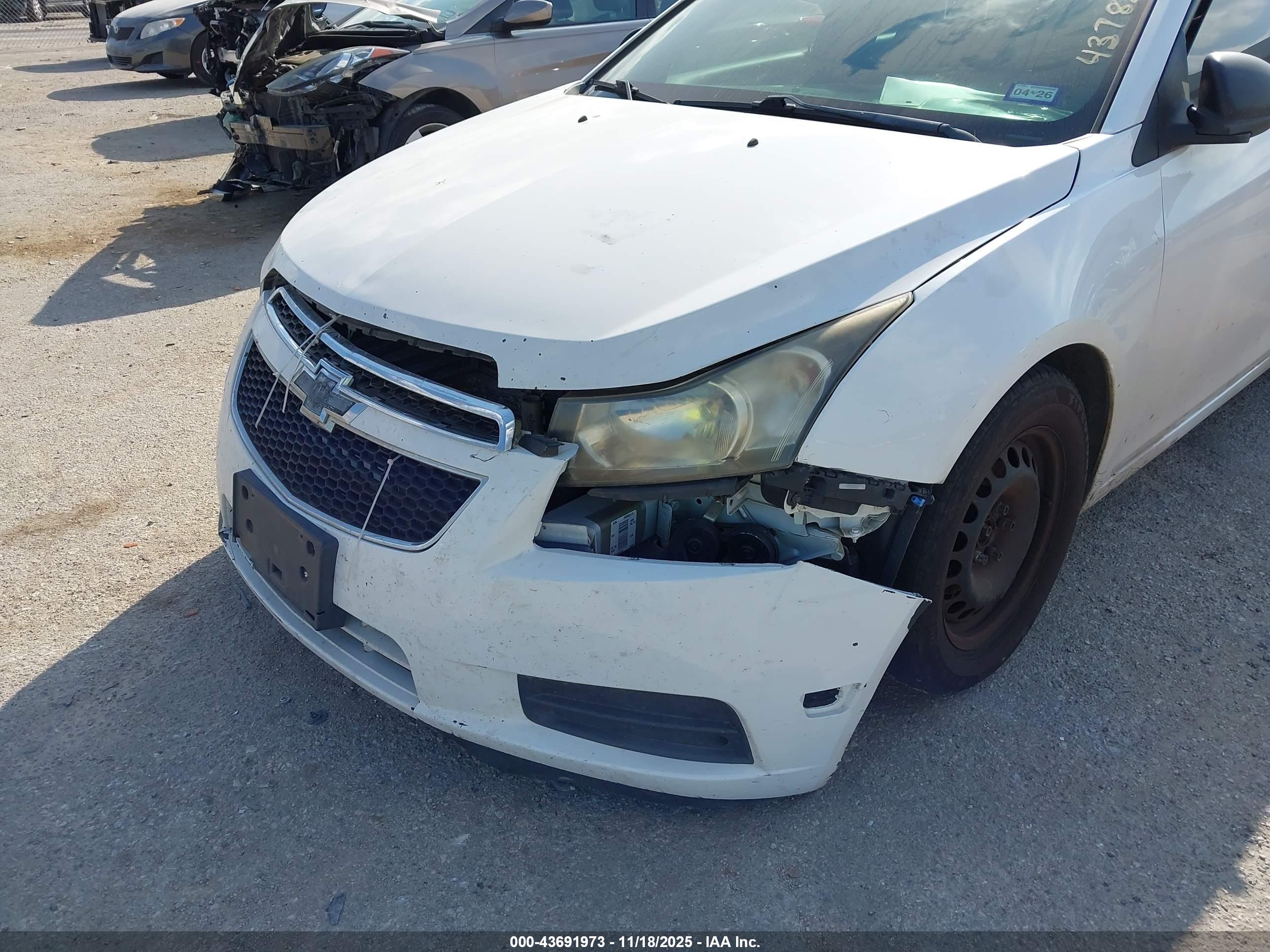 CHEVROLET CRUZE image 6