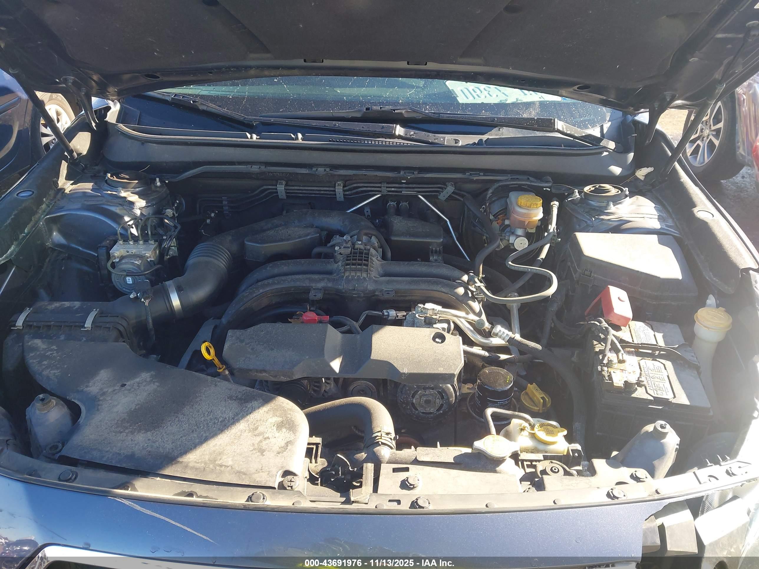 SUBARU OUTBACK image 10