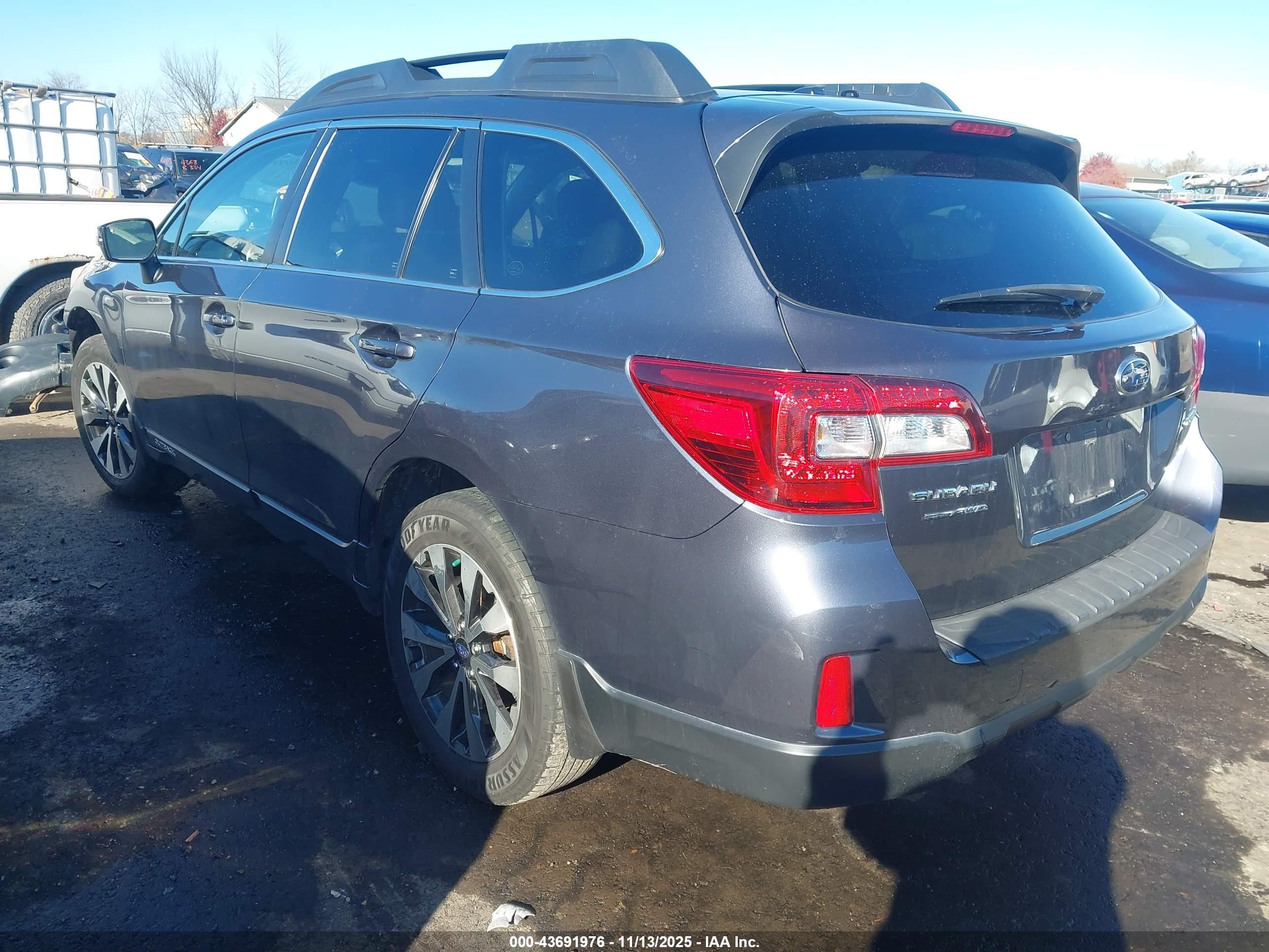 SUBARU OUTBACK image 3
