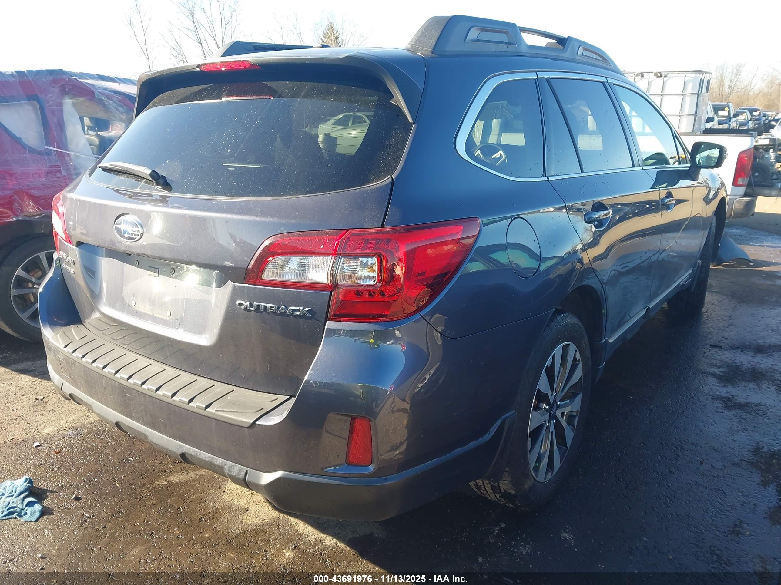 SUBARU OUTBACK image 4