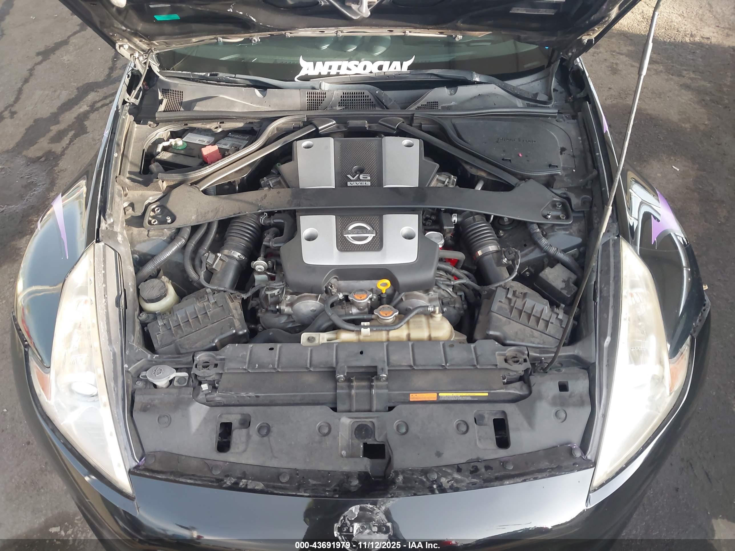 NISSAN 370Z image 10