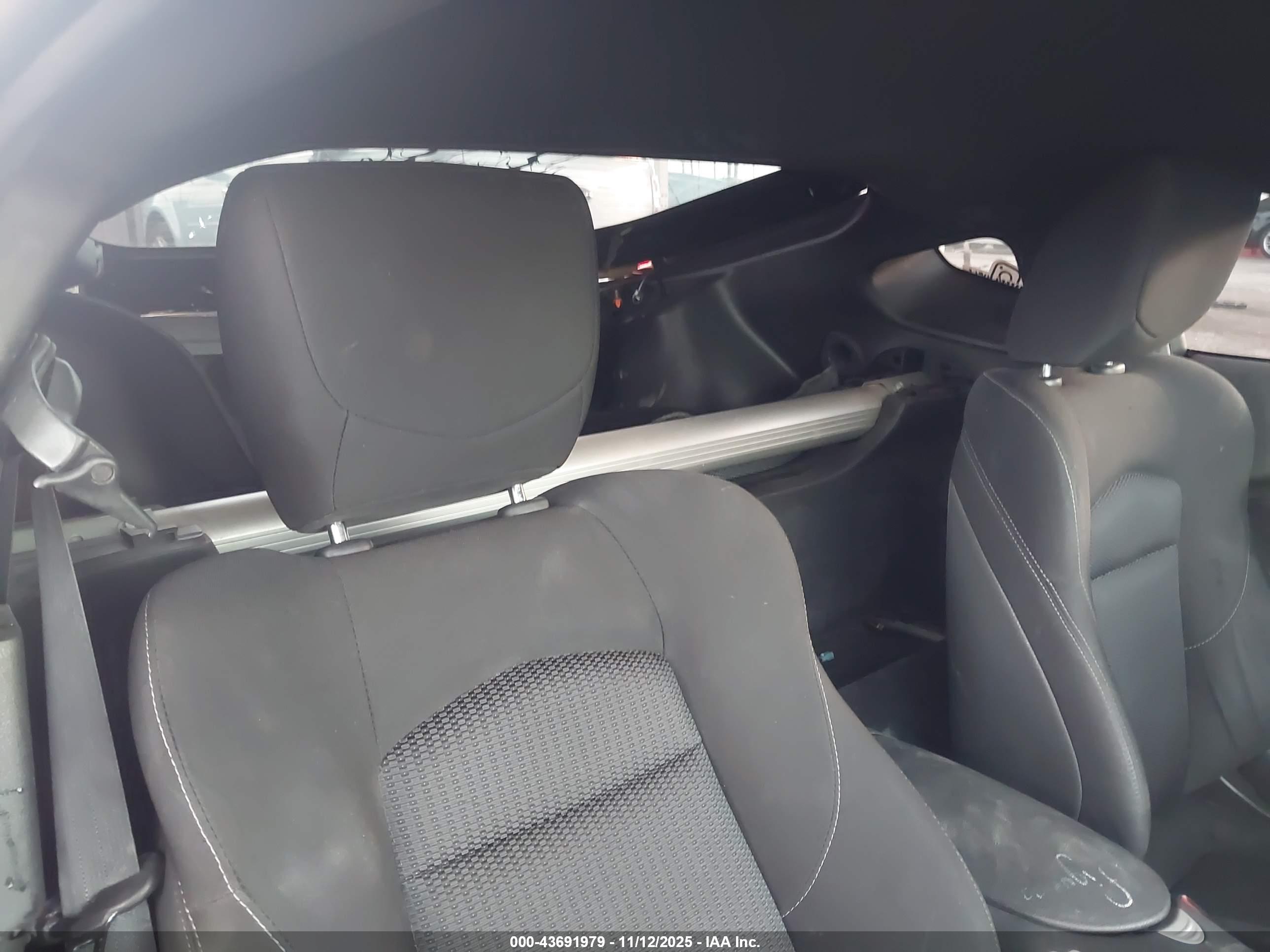 NISSAN 370Z image 8