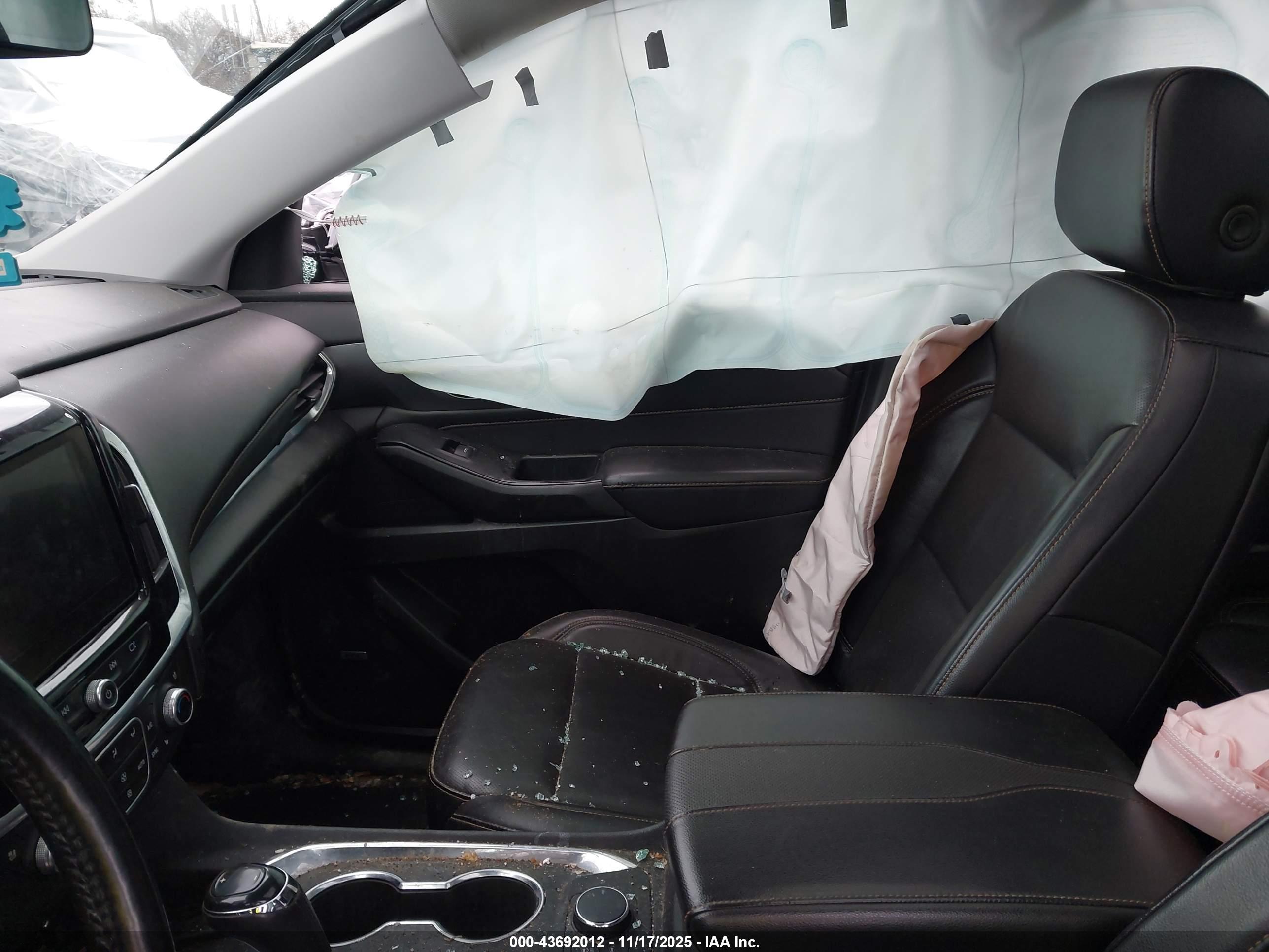 CHEVROLET TRAVERSE image 5