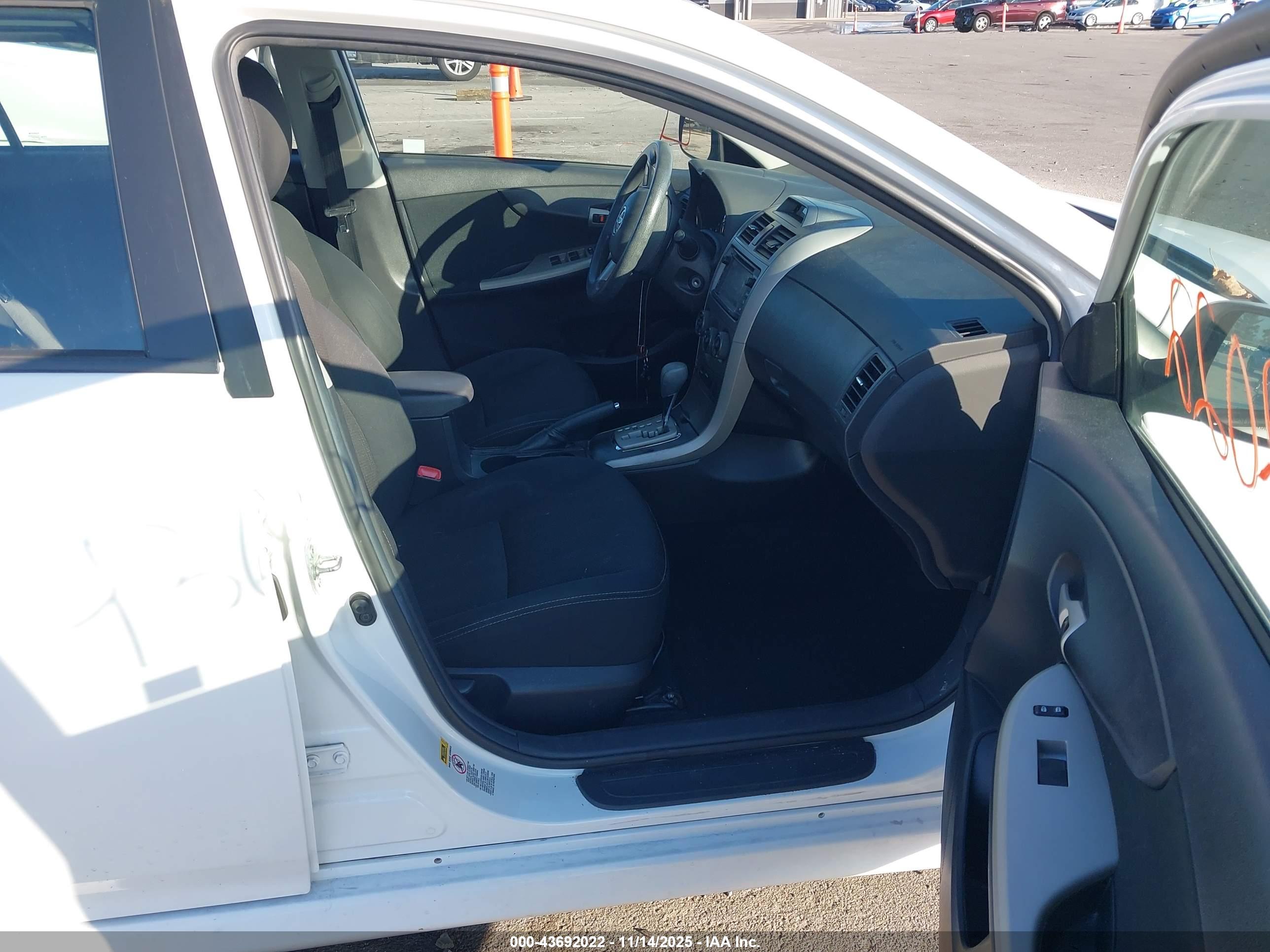TOYOTA COROLLA image 5