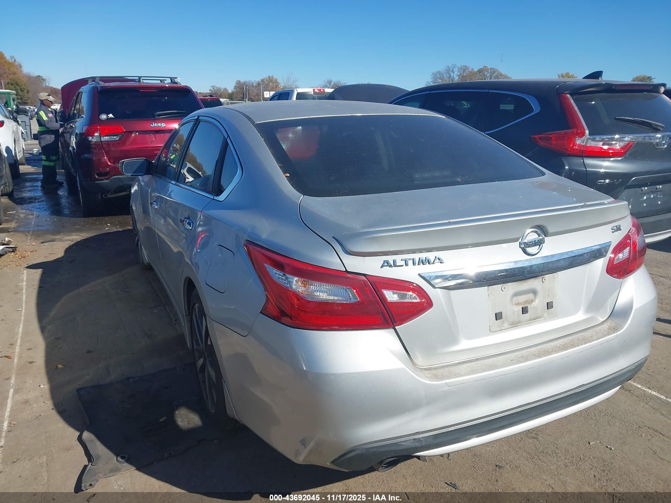 NISSAN ALTIMA image 3