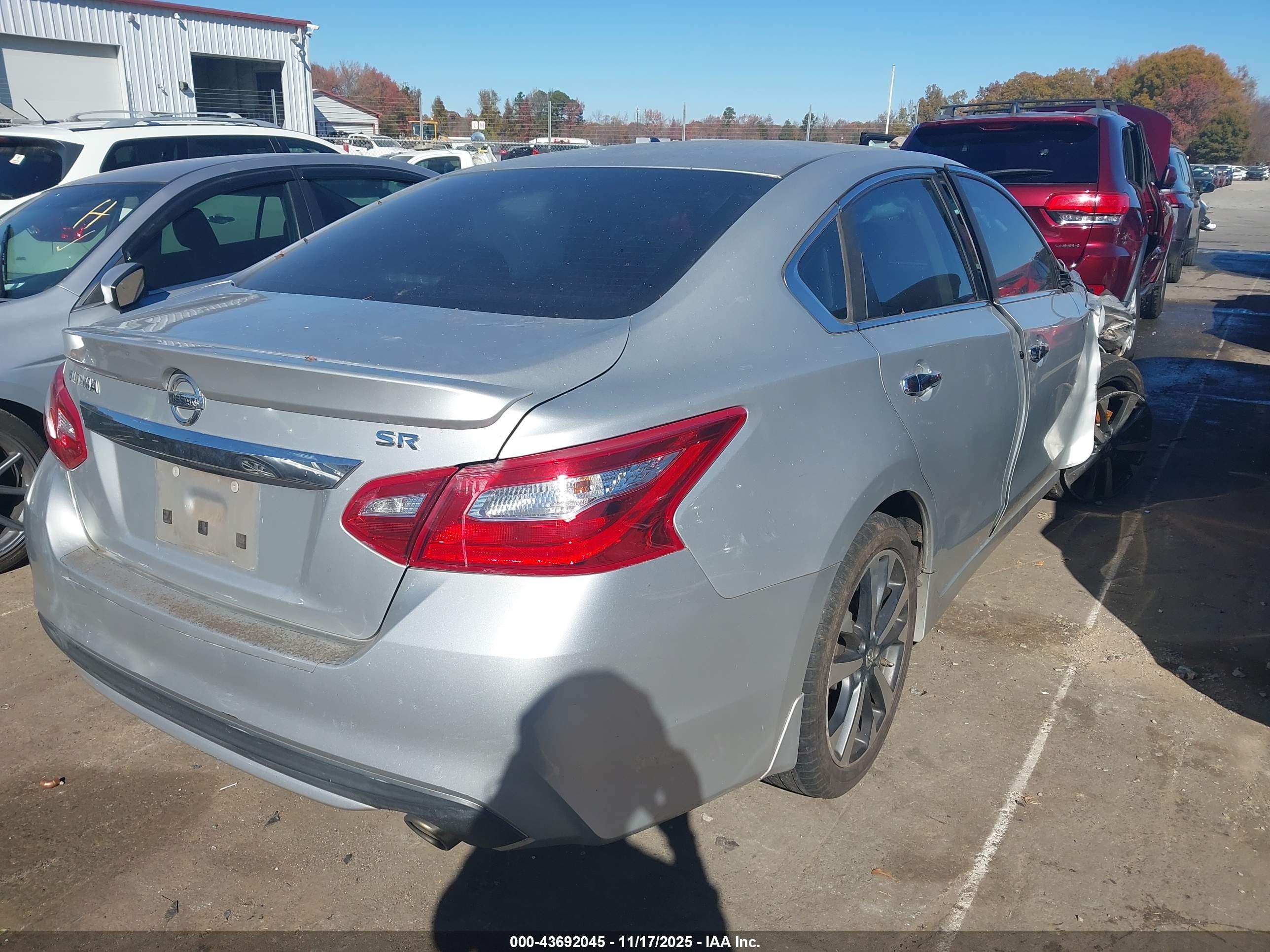 NISSAN ALTIMA image 4