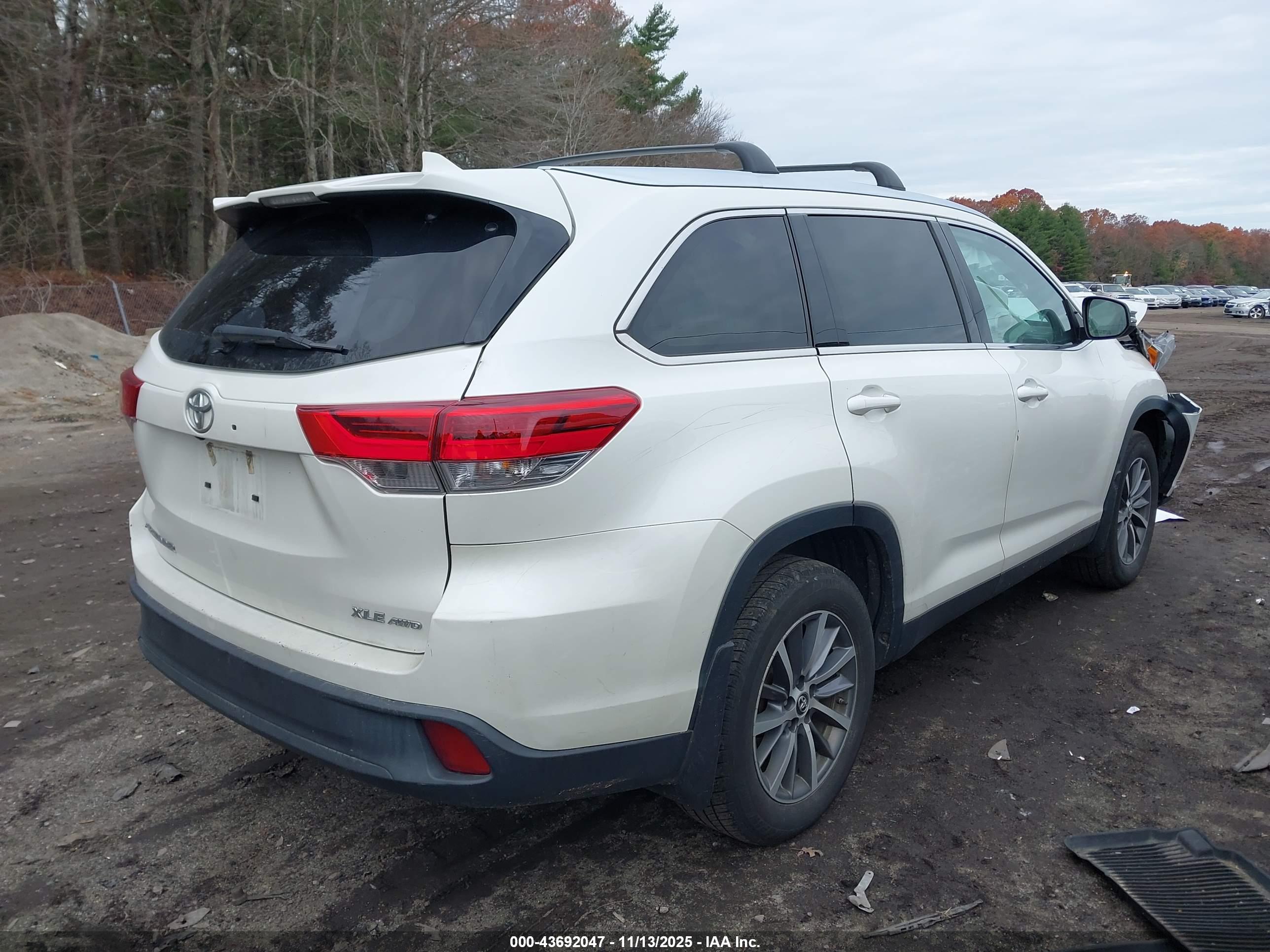 TOYOTA HIGHLANDER image 4