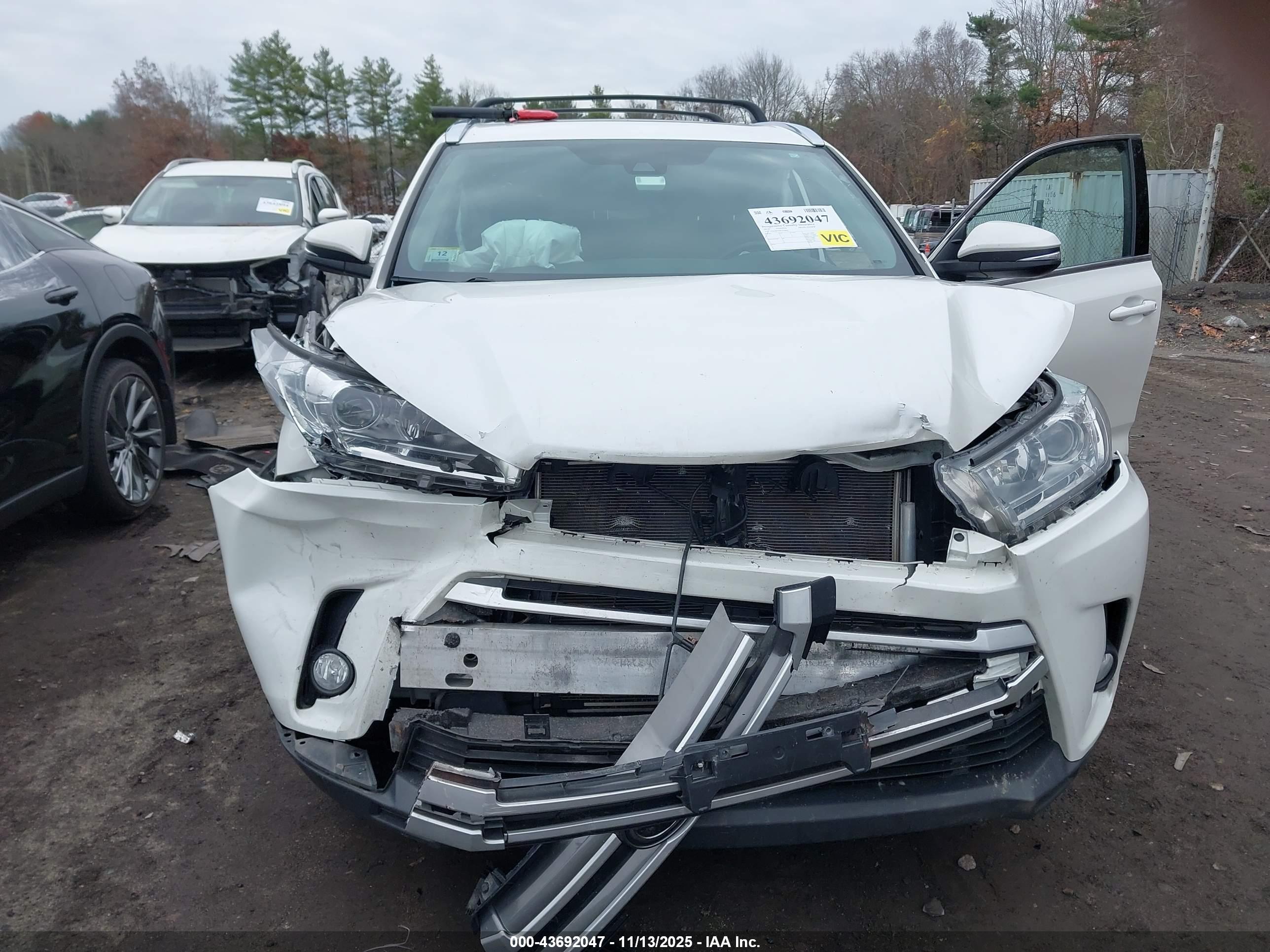 TOYOTA HIGHLANDER image 6