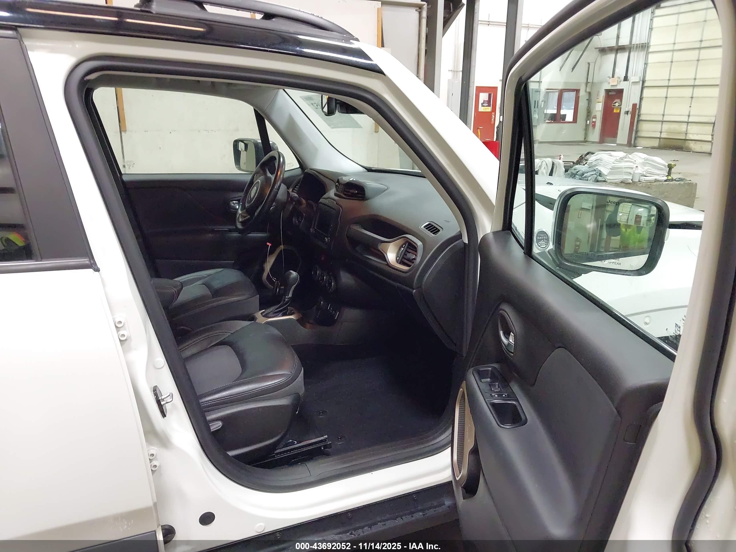 JEEP RENEGADE image 5
