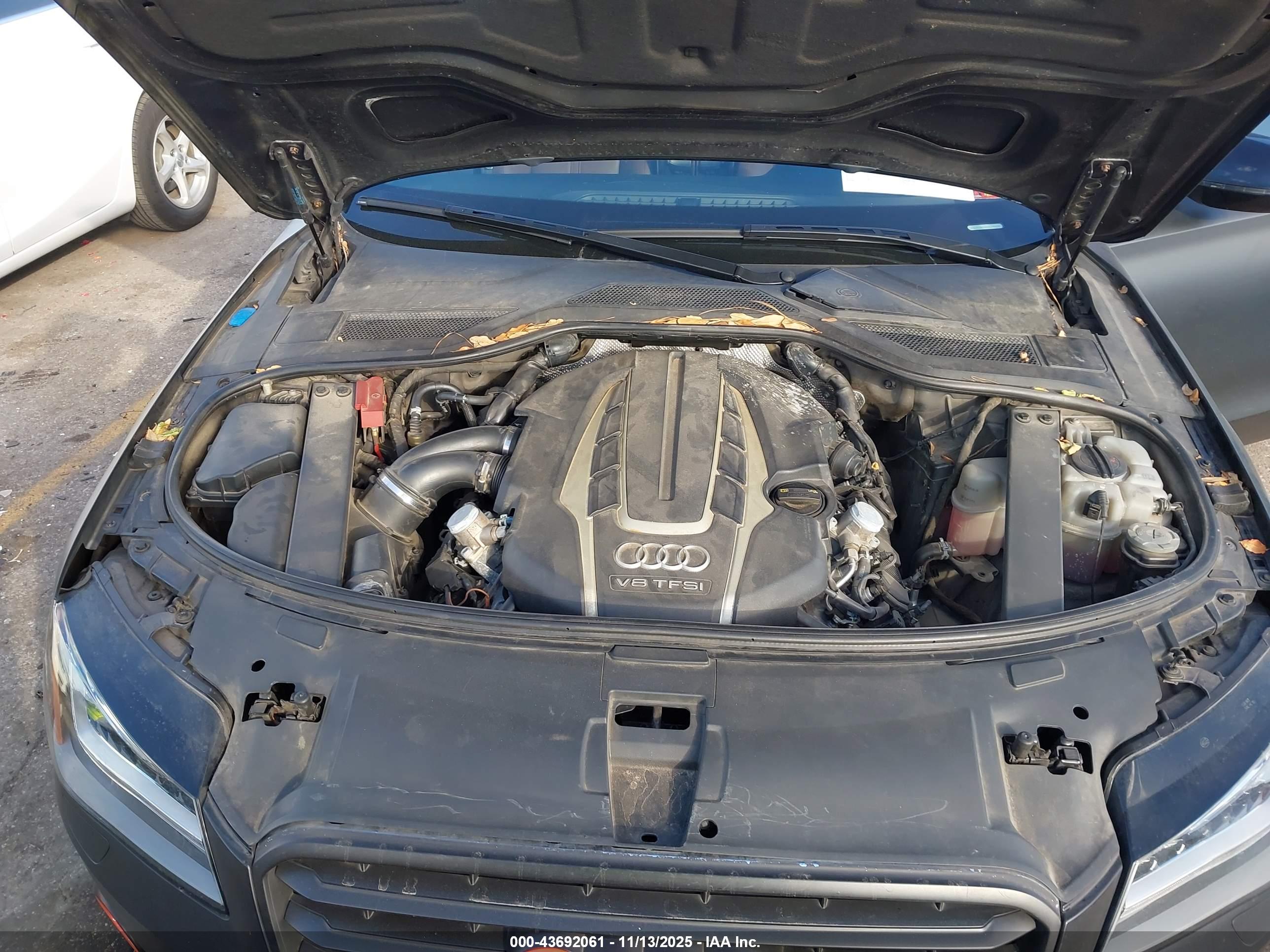 AUDI A8 image 10