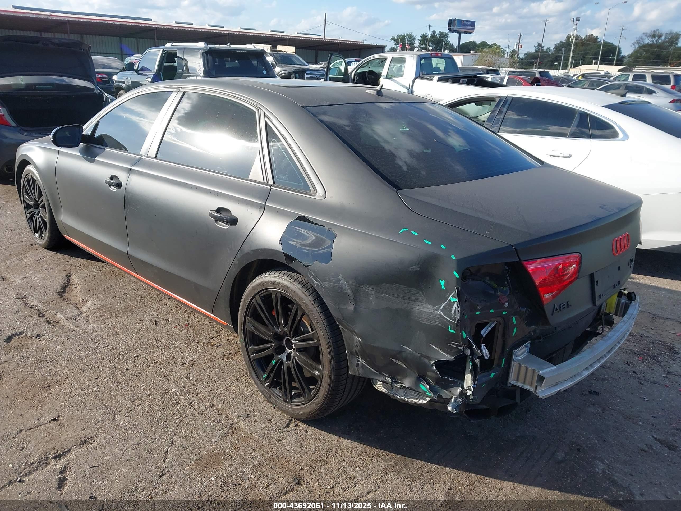 AUDI A8 image 3