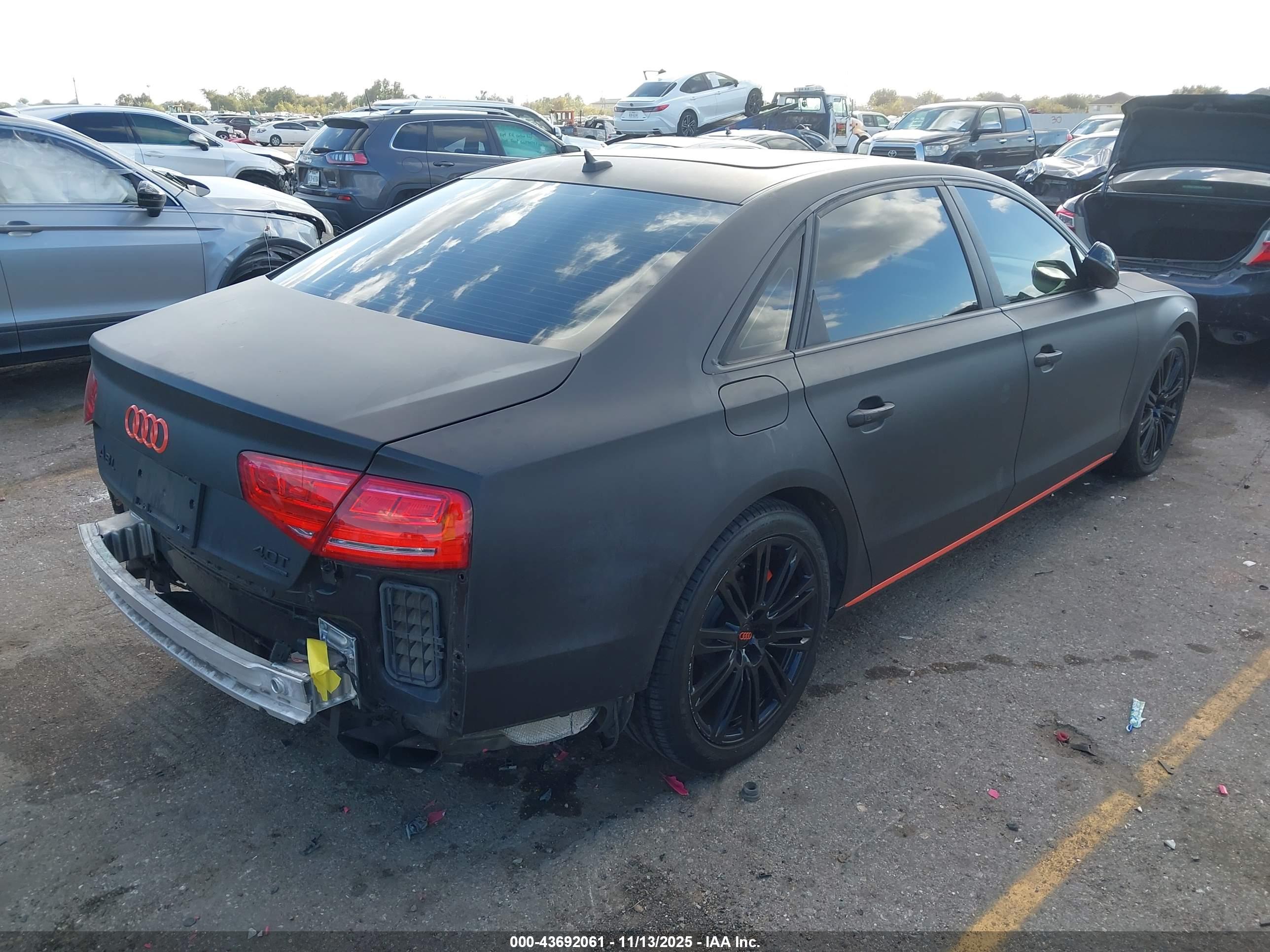 AUDI A8 image 4