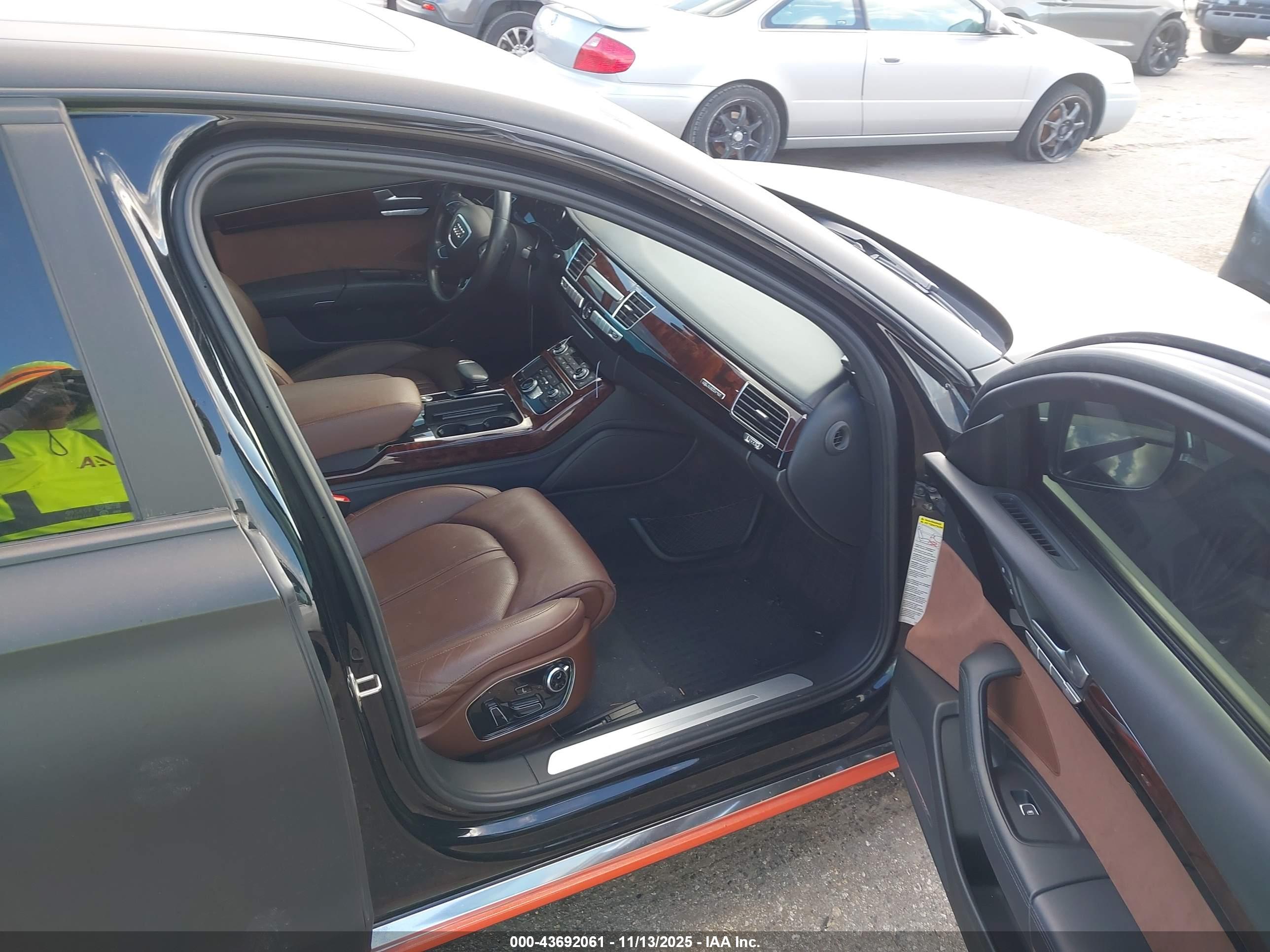 AUDI A8 image 5