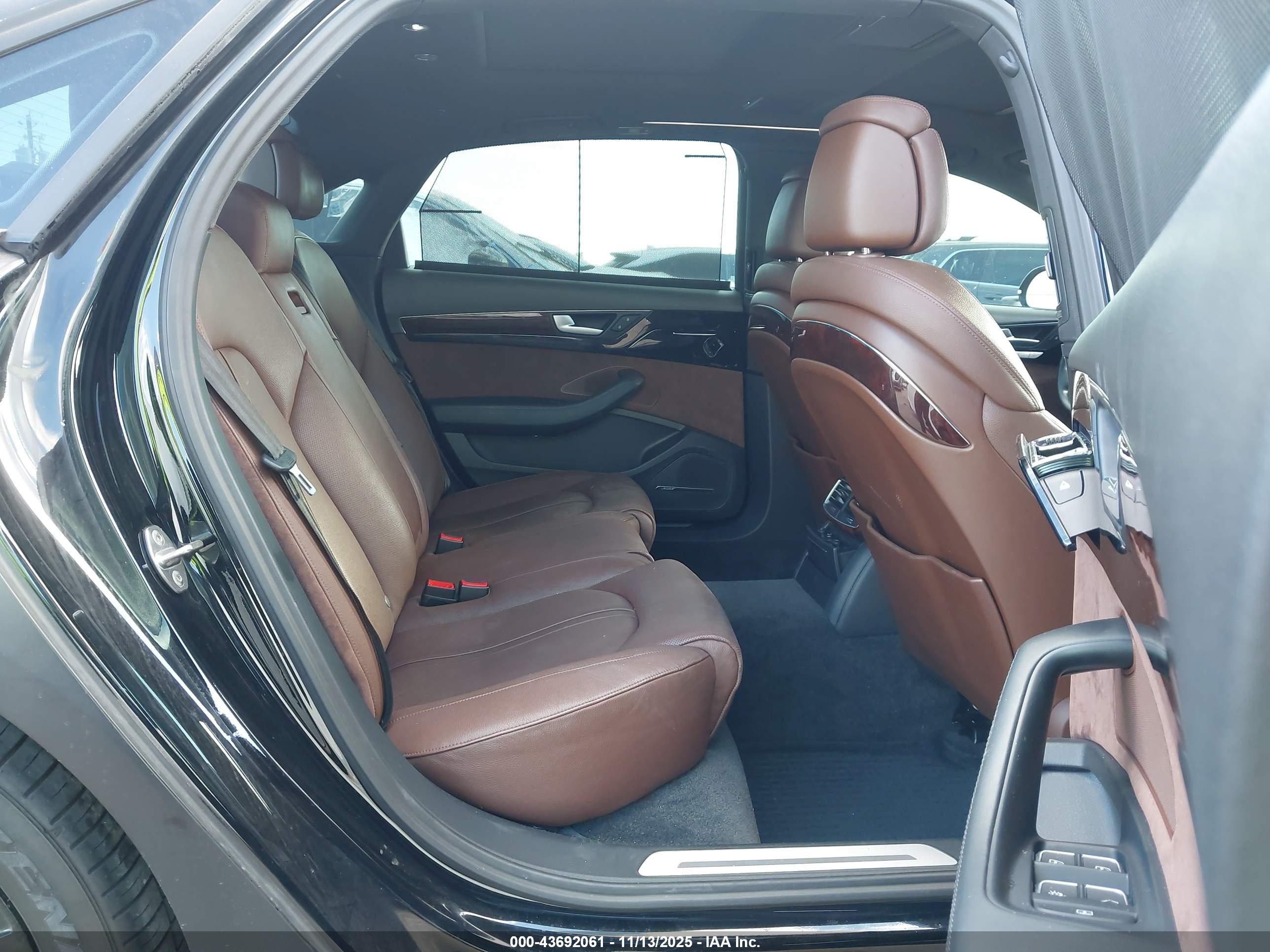 AUDI A8 image 8