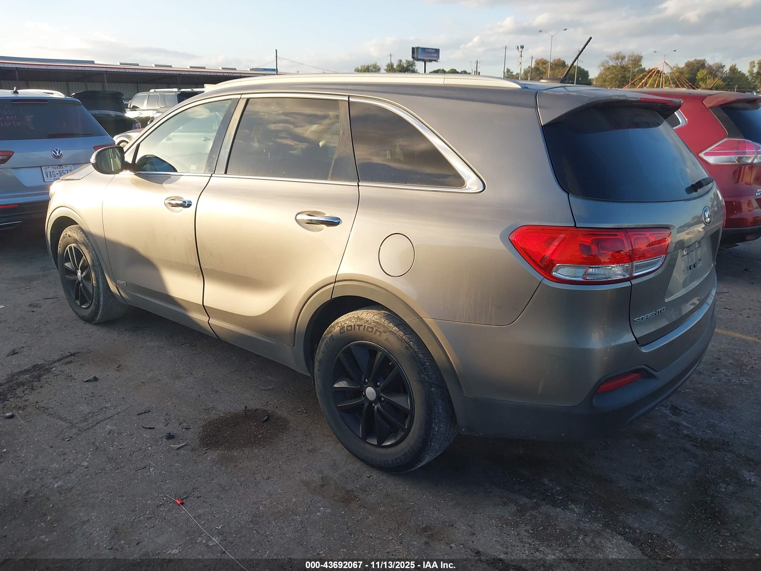 KIA SORENTO image 3