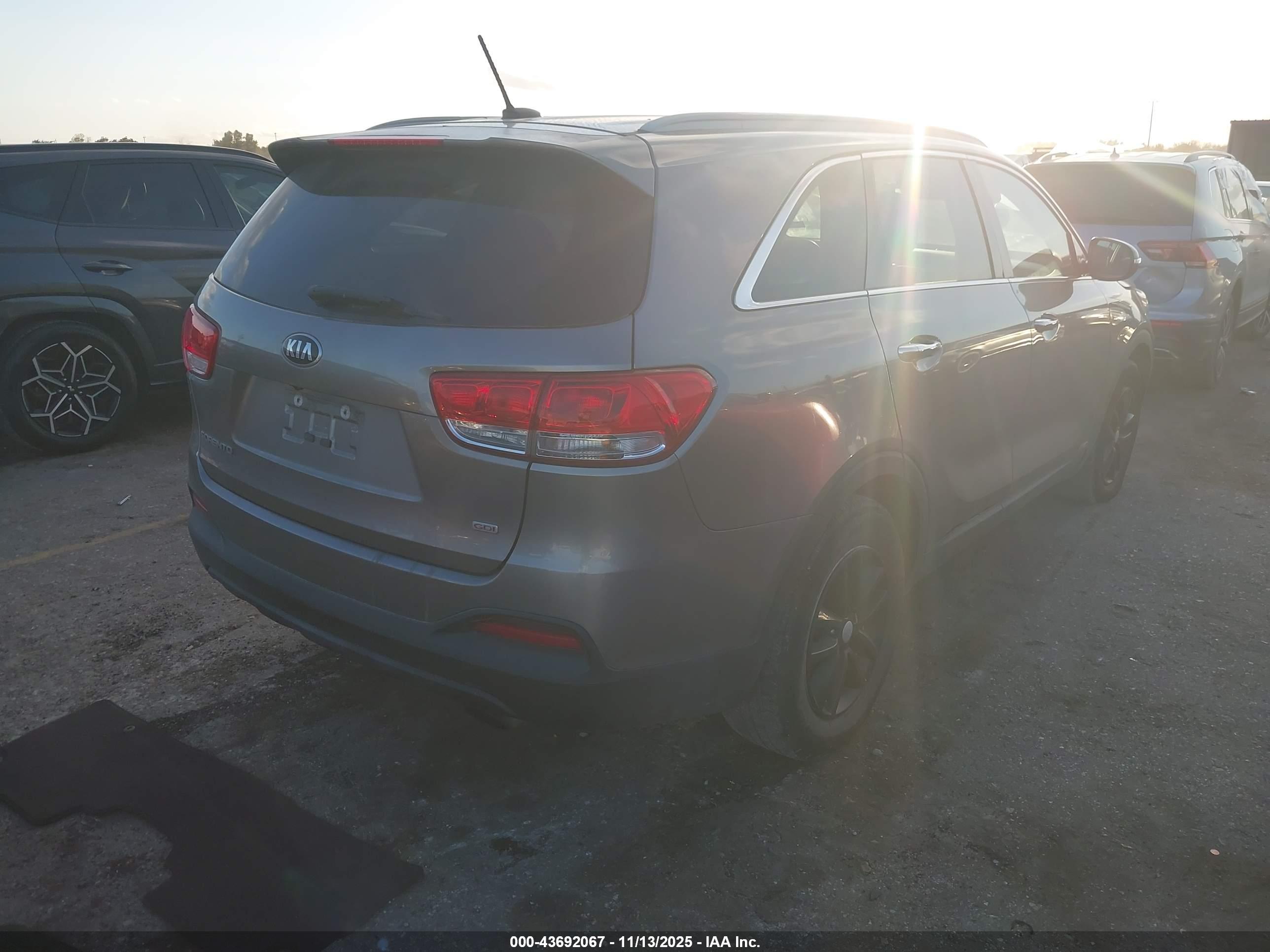 KIA SORENTO image 4