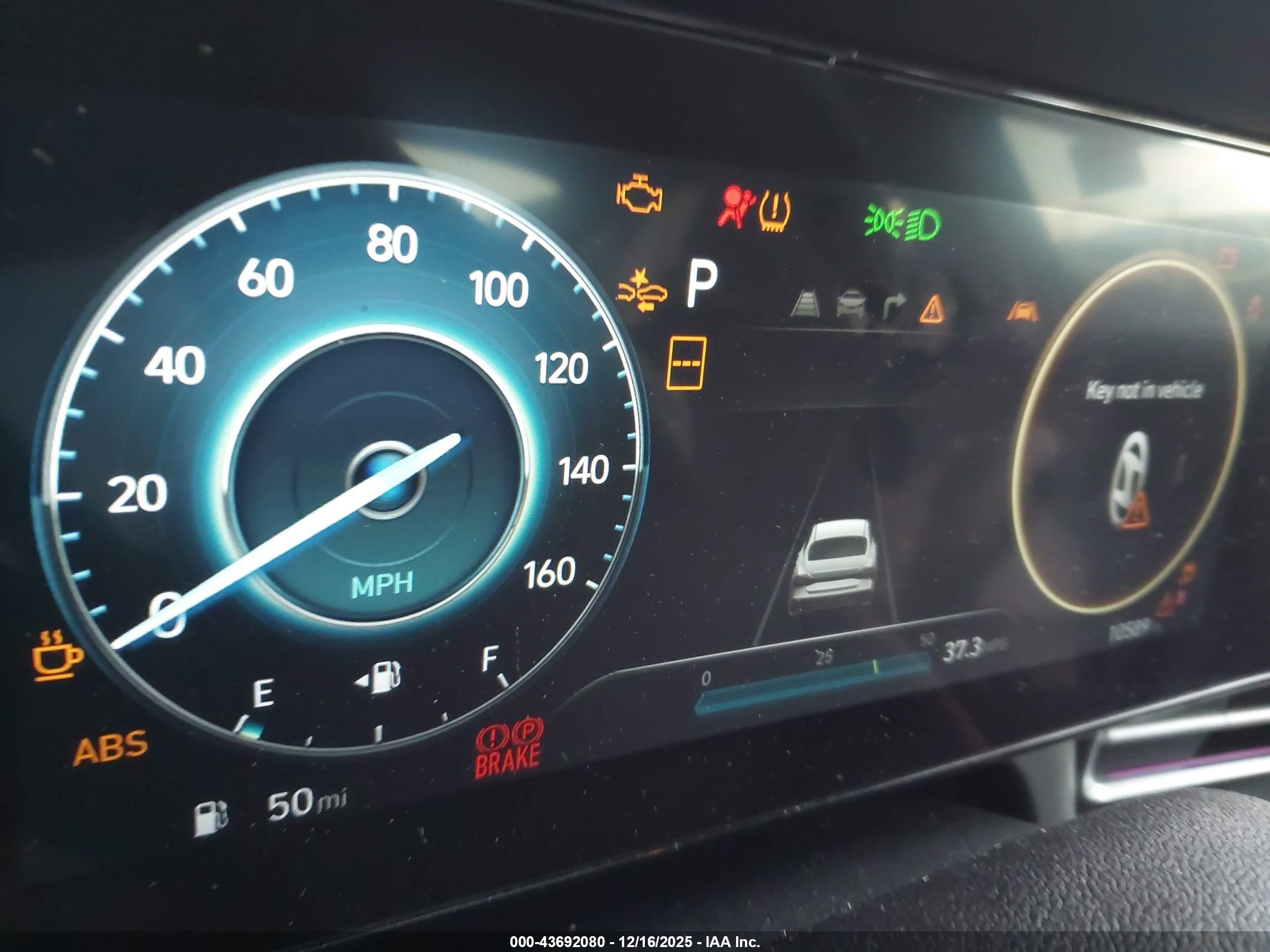 HYUNDAI ELANTRA image 7