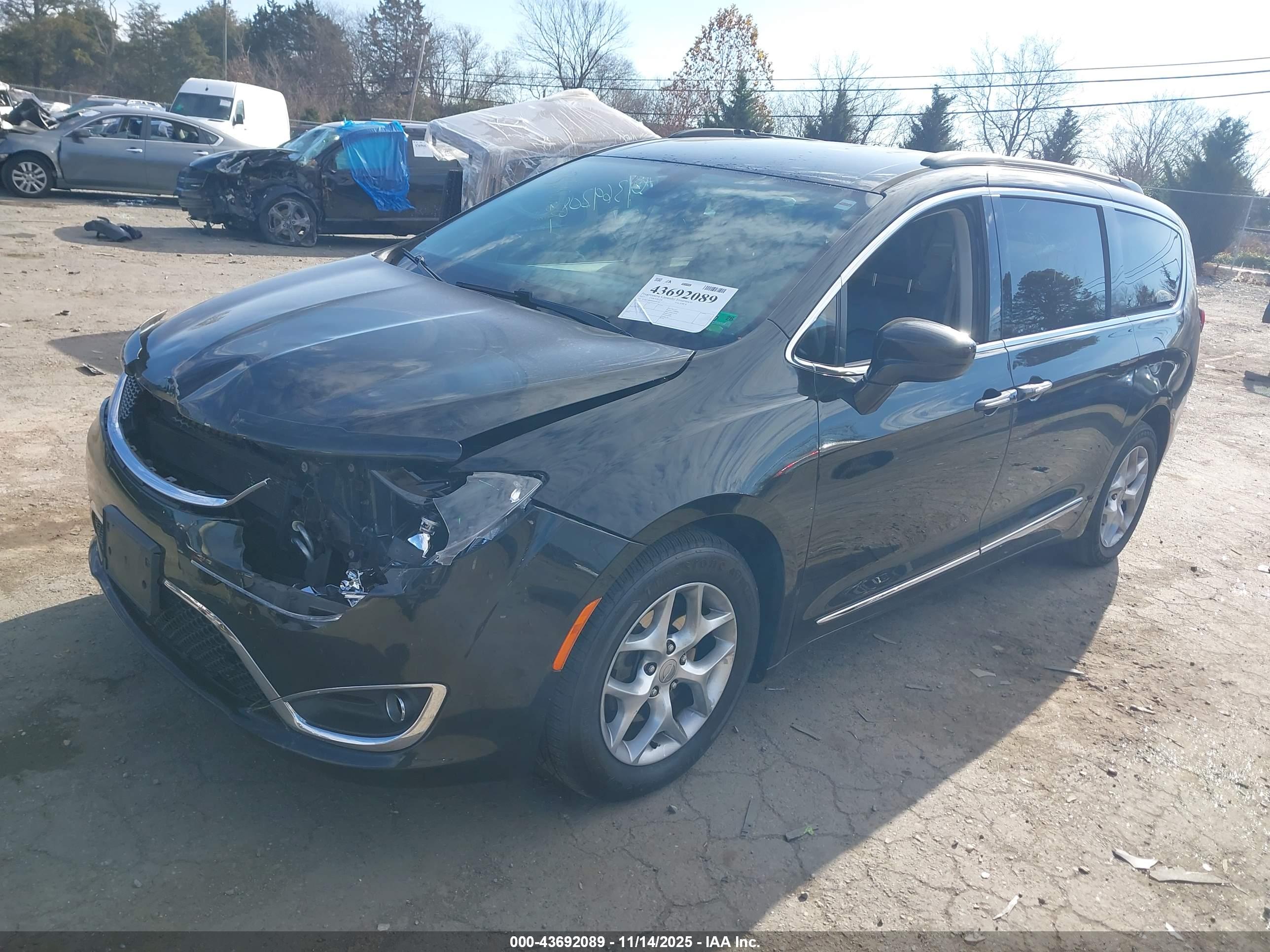 CHRYSLER PACIFICA image 2