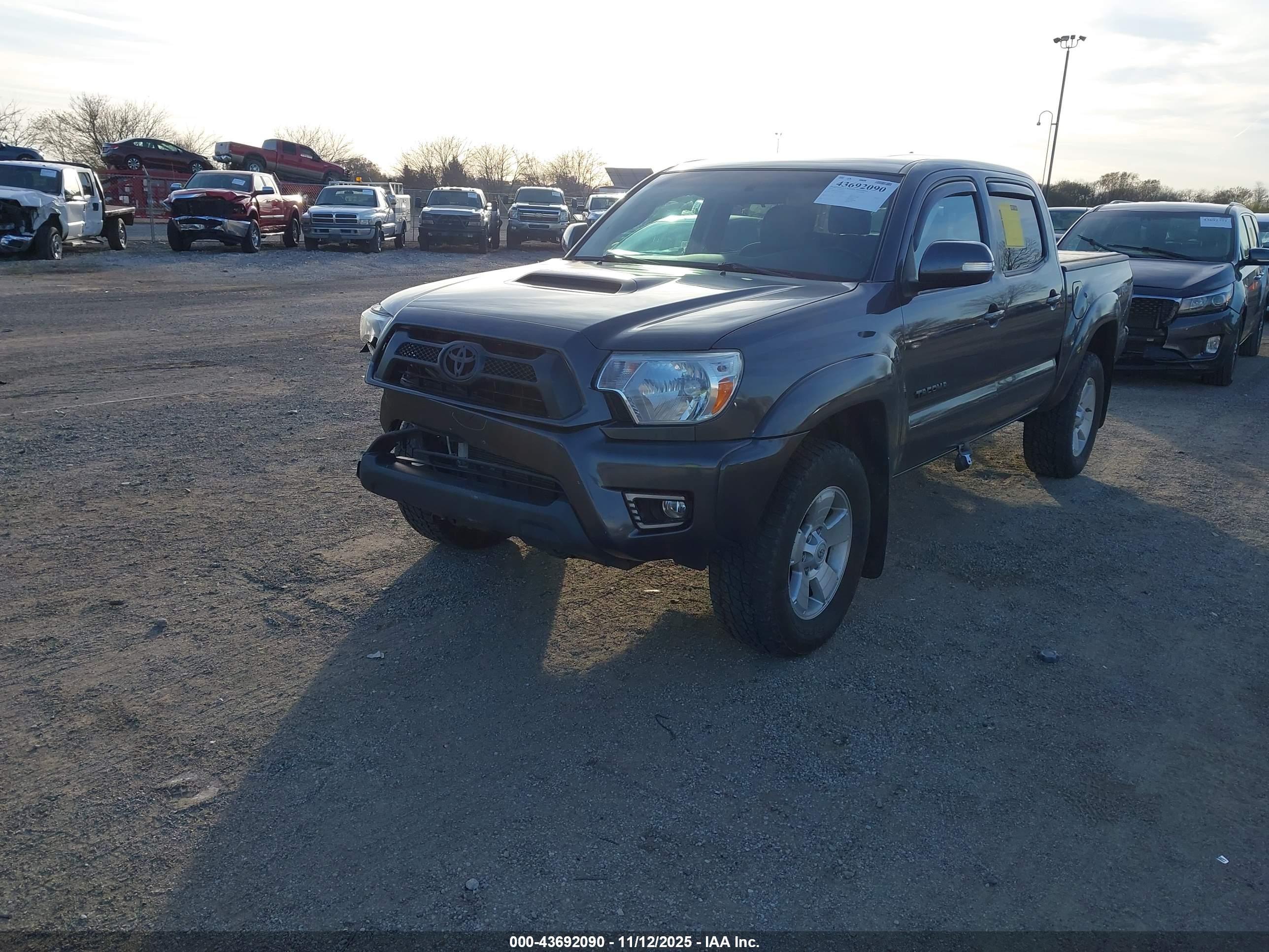 TOYOTA TACOMA image 2