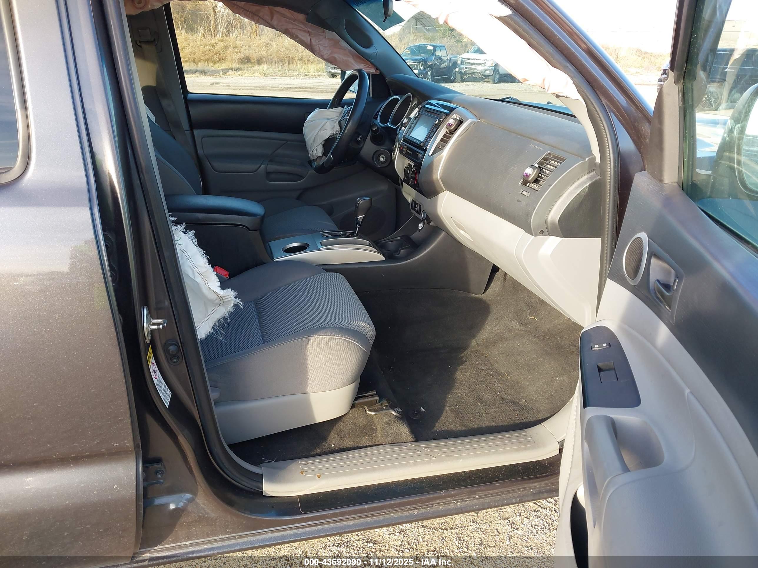TOYOTA TACOMA image 5