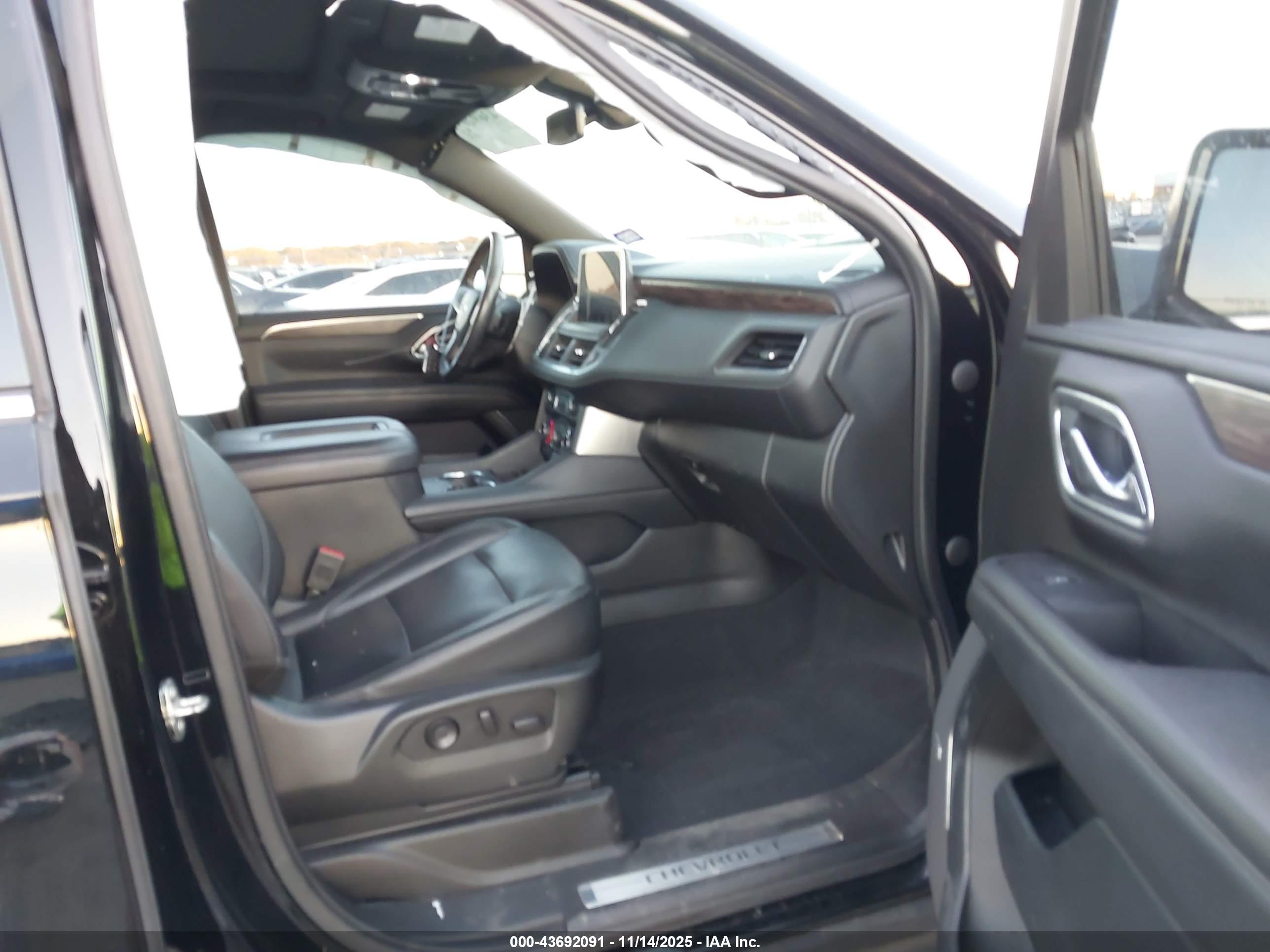 CHEVROLET TAHOE image 5
