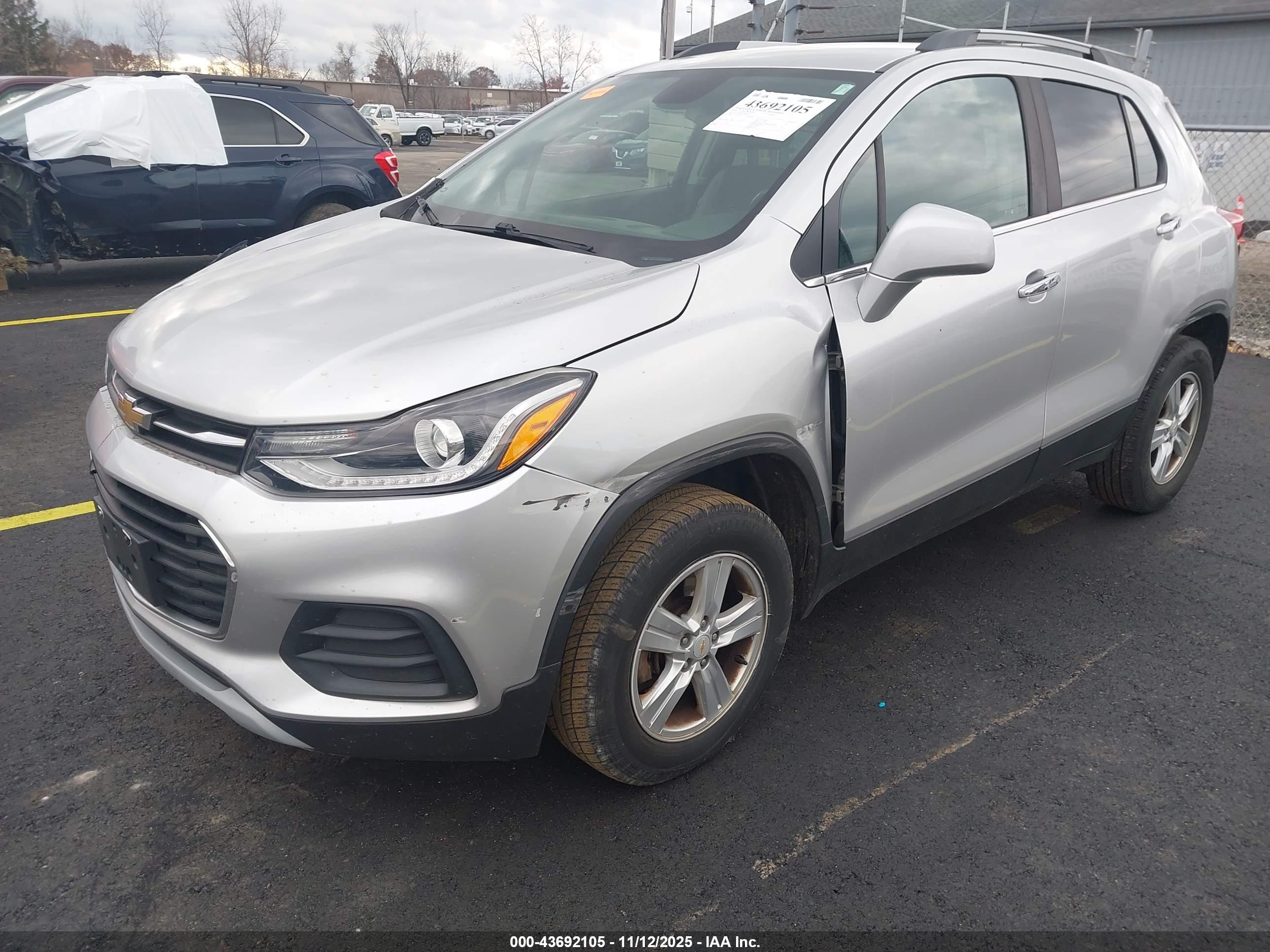 CHEVROLET TRAX image 2