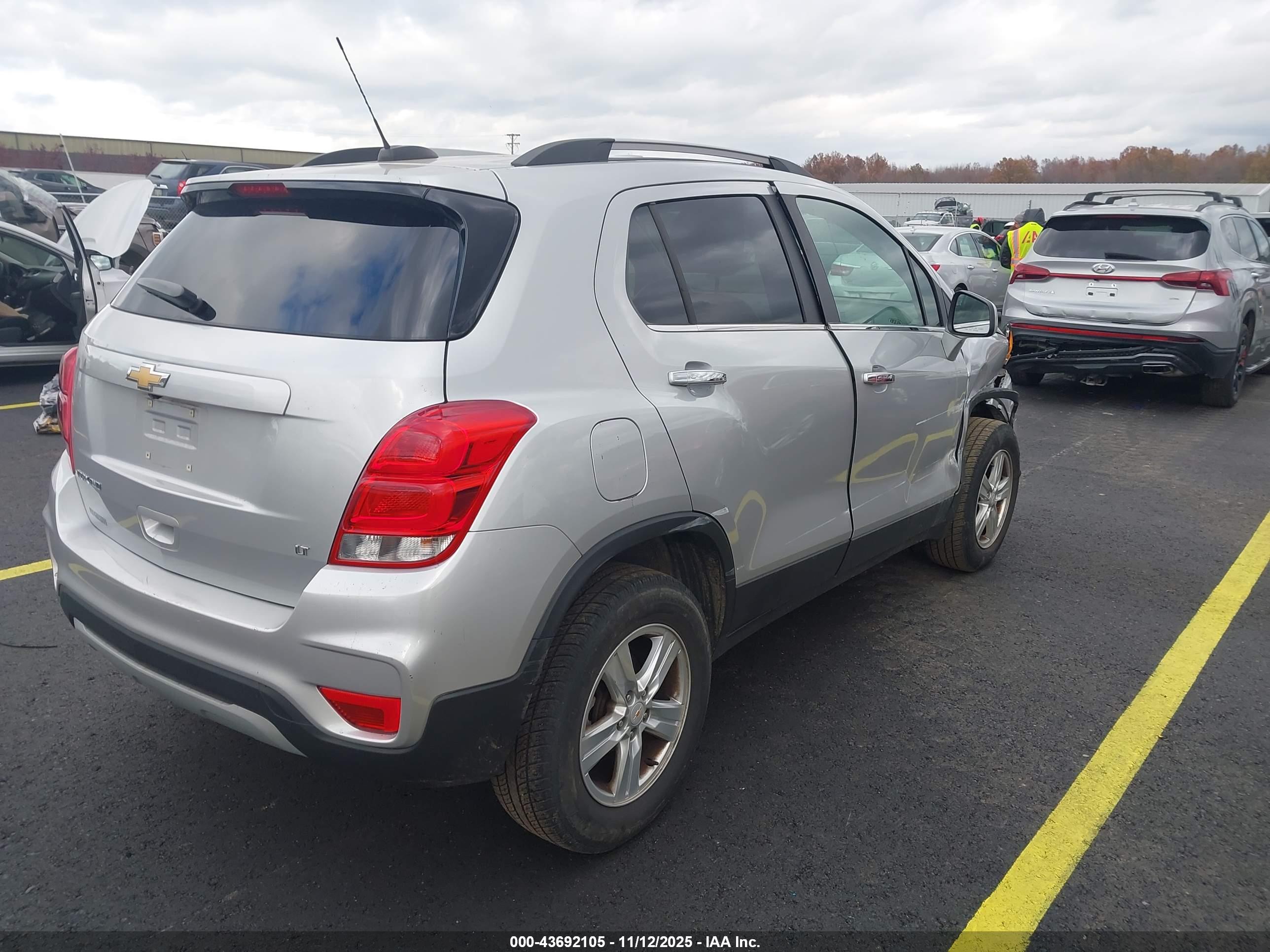 CHEVROLET TRAX image 4
