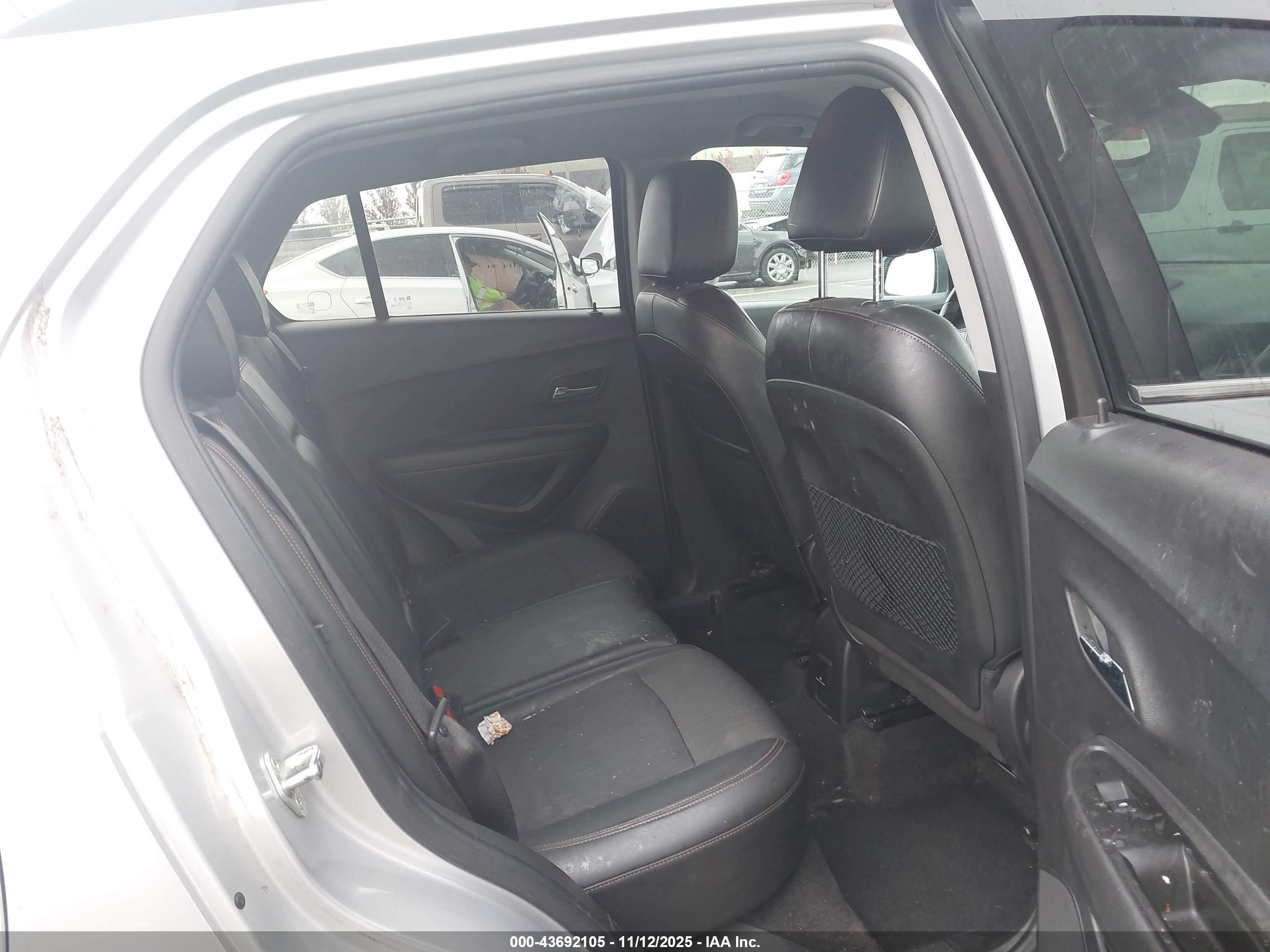 CHEVROLET TRAX image 8