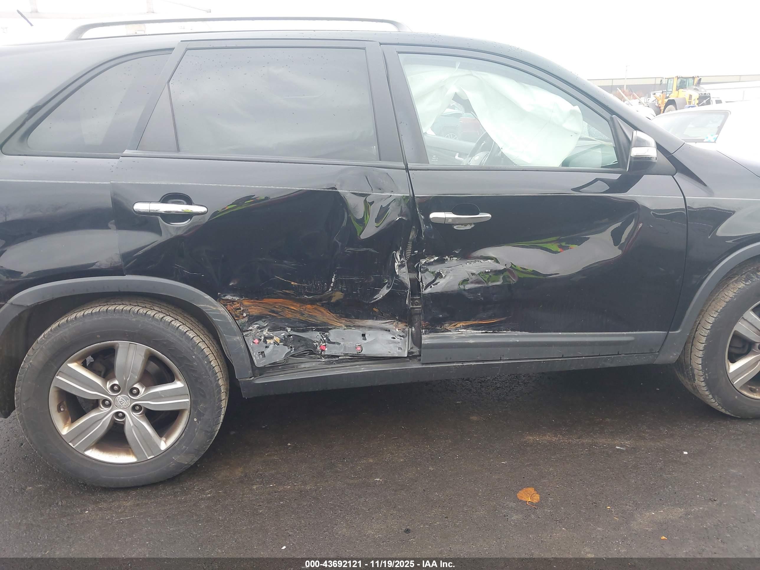 KIA SORENTO image 6
