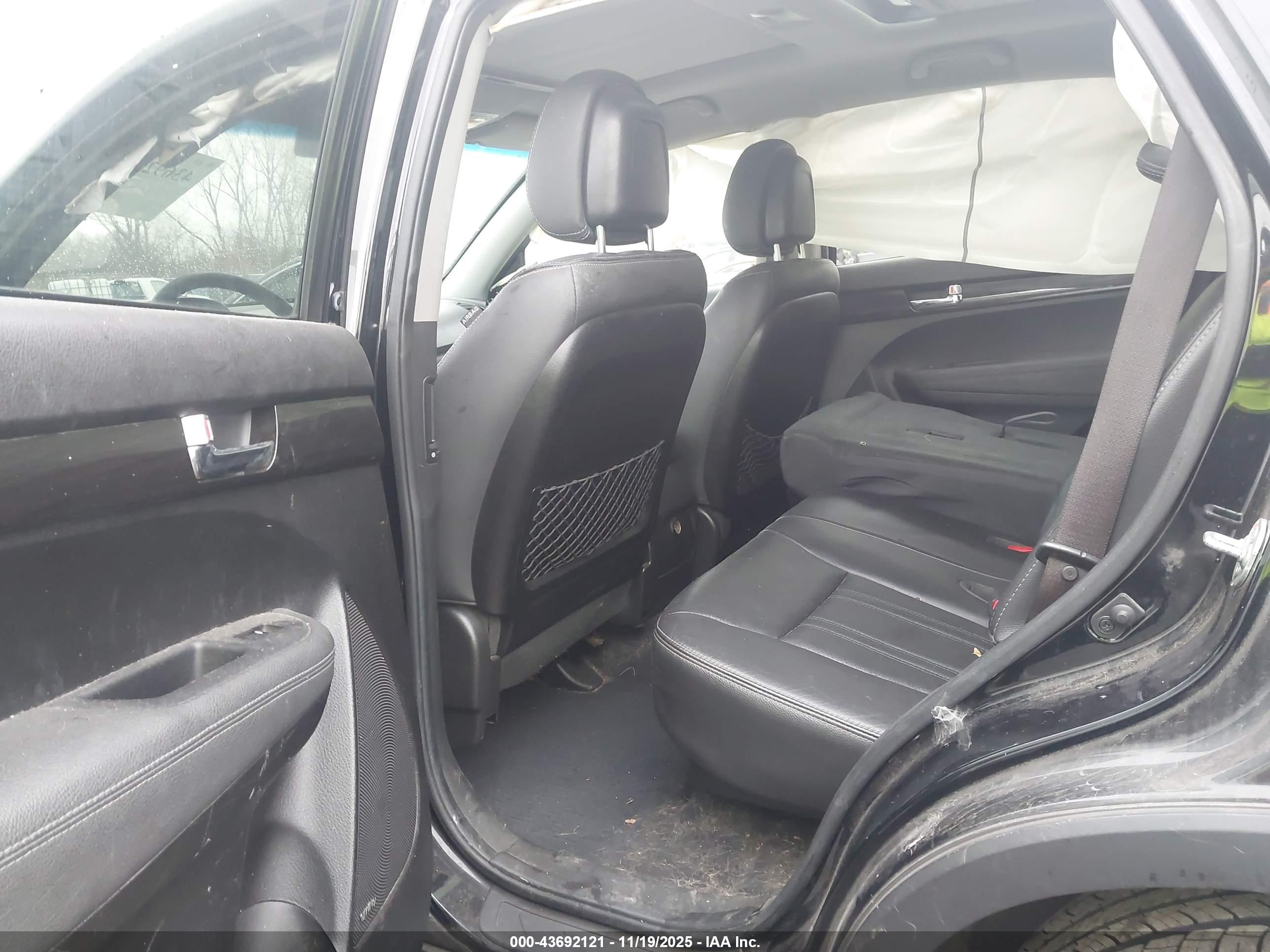 KIA SORENTO image 8