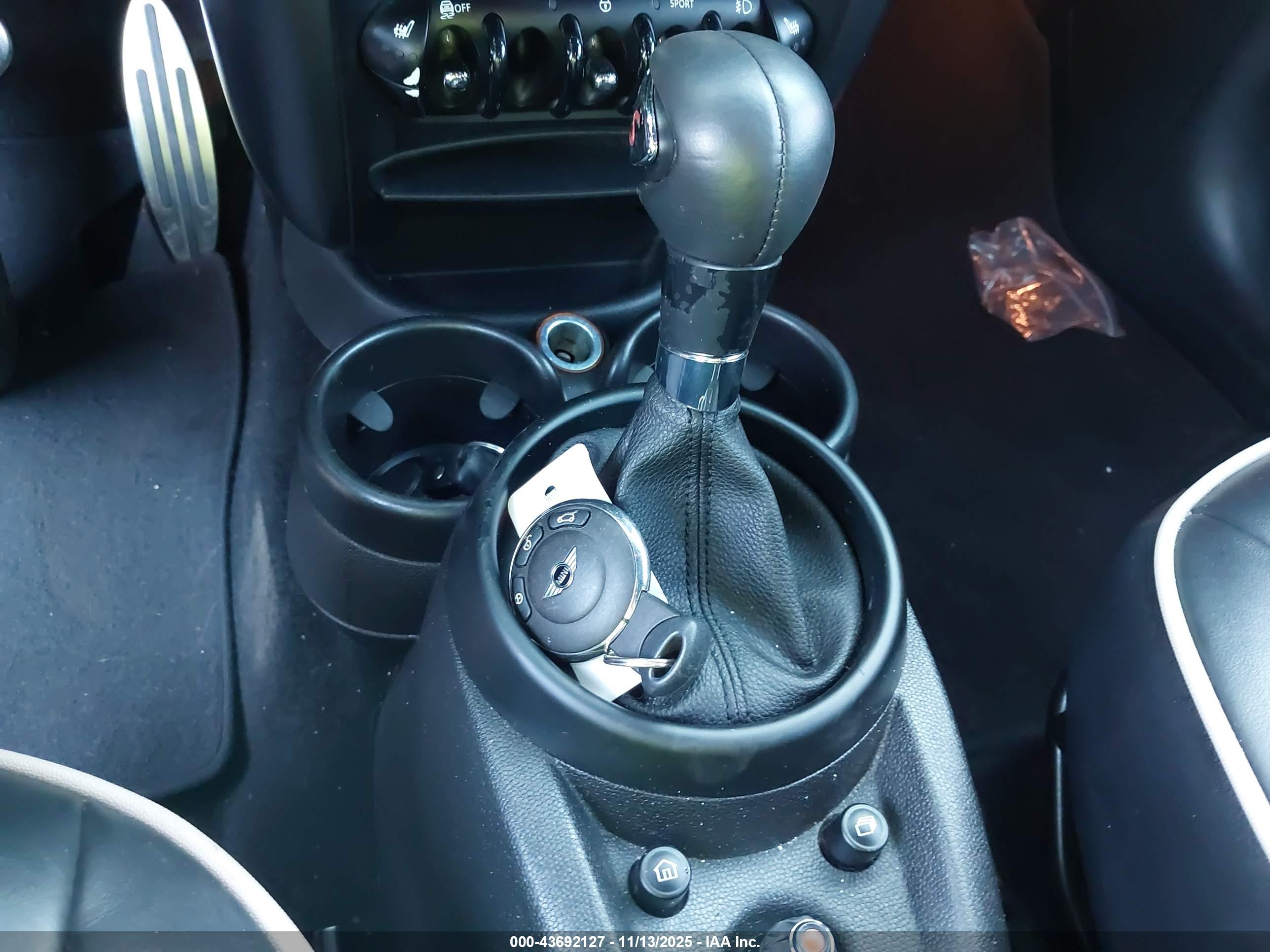 MINI COUNTRYMAN image 11