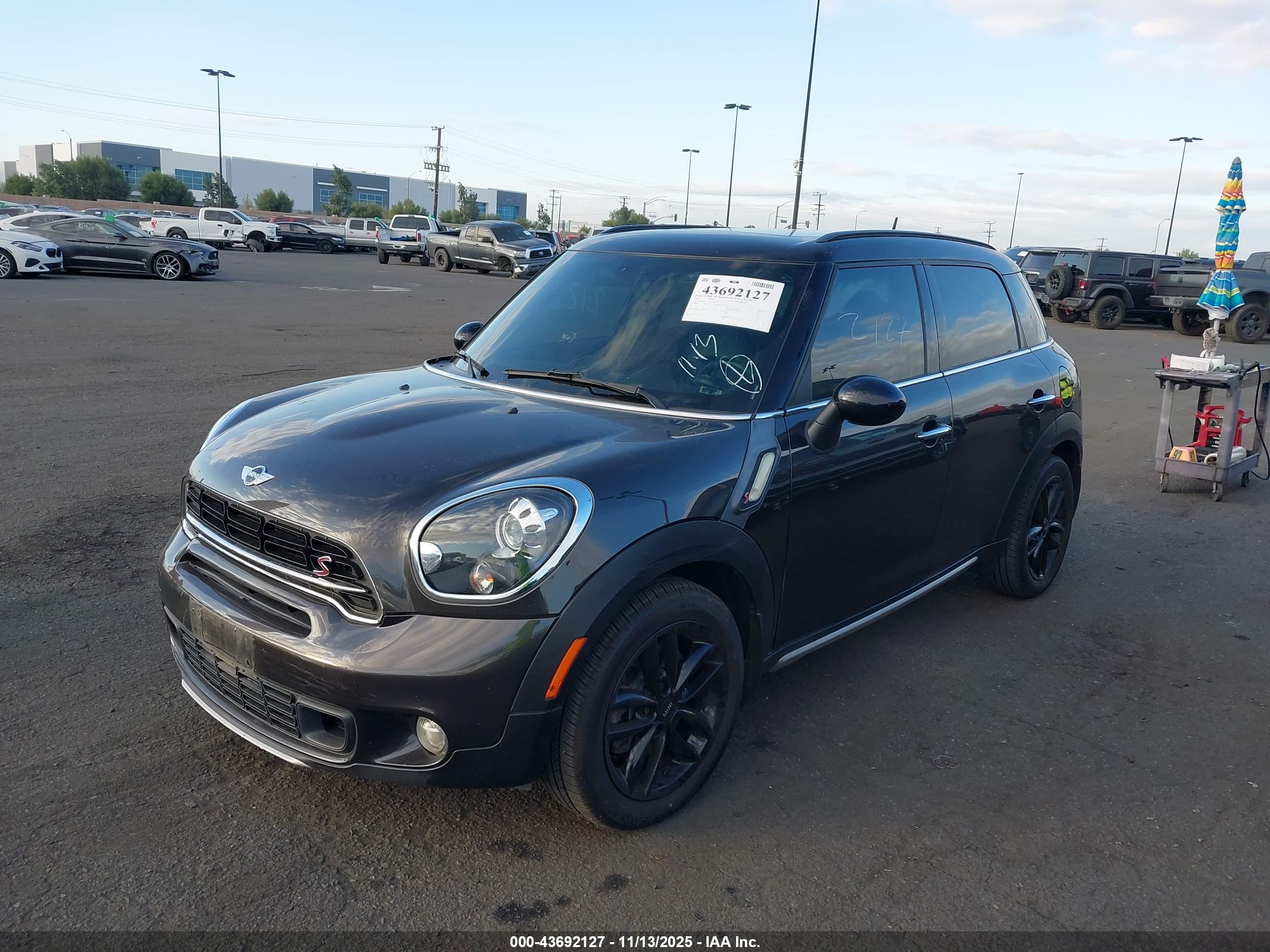 MINI COUNTRYMAN image 2